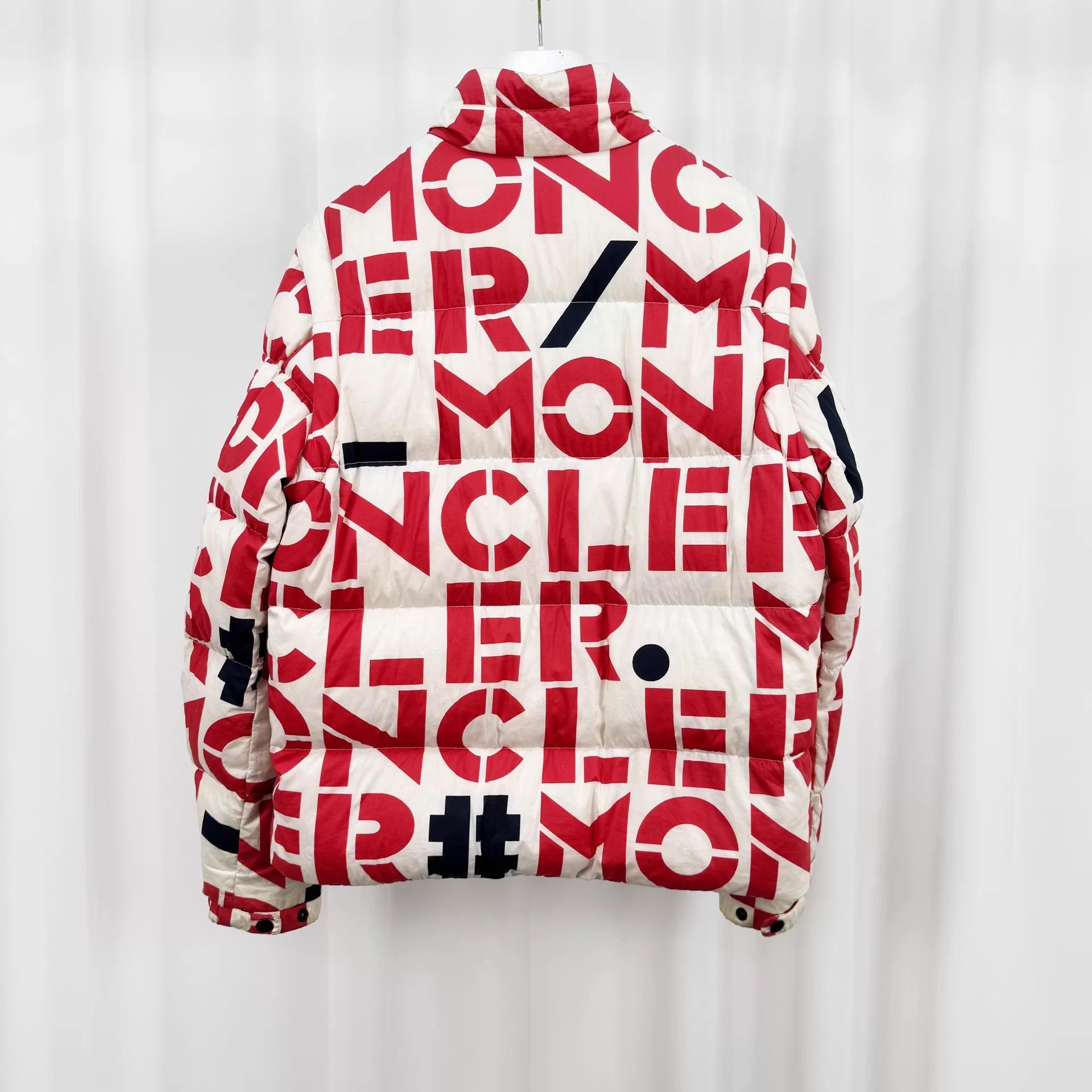 Moncler Moncler Embroidered Logo Printed Down Jacket 2 9/10 11k Size XS / US 0-2 / IT 36-38 - 2 Thumbnail
