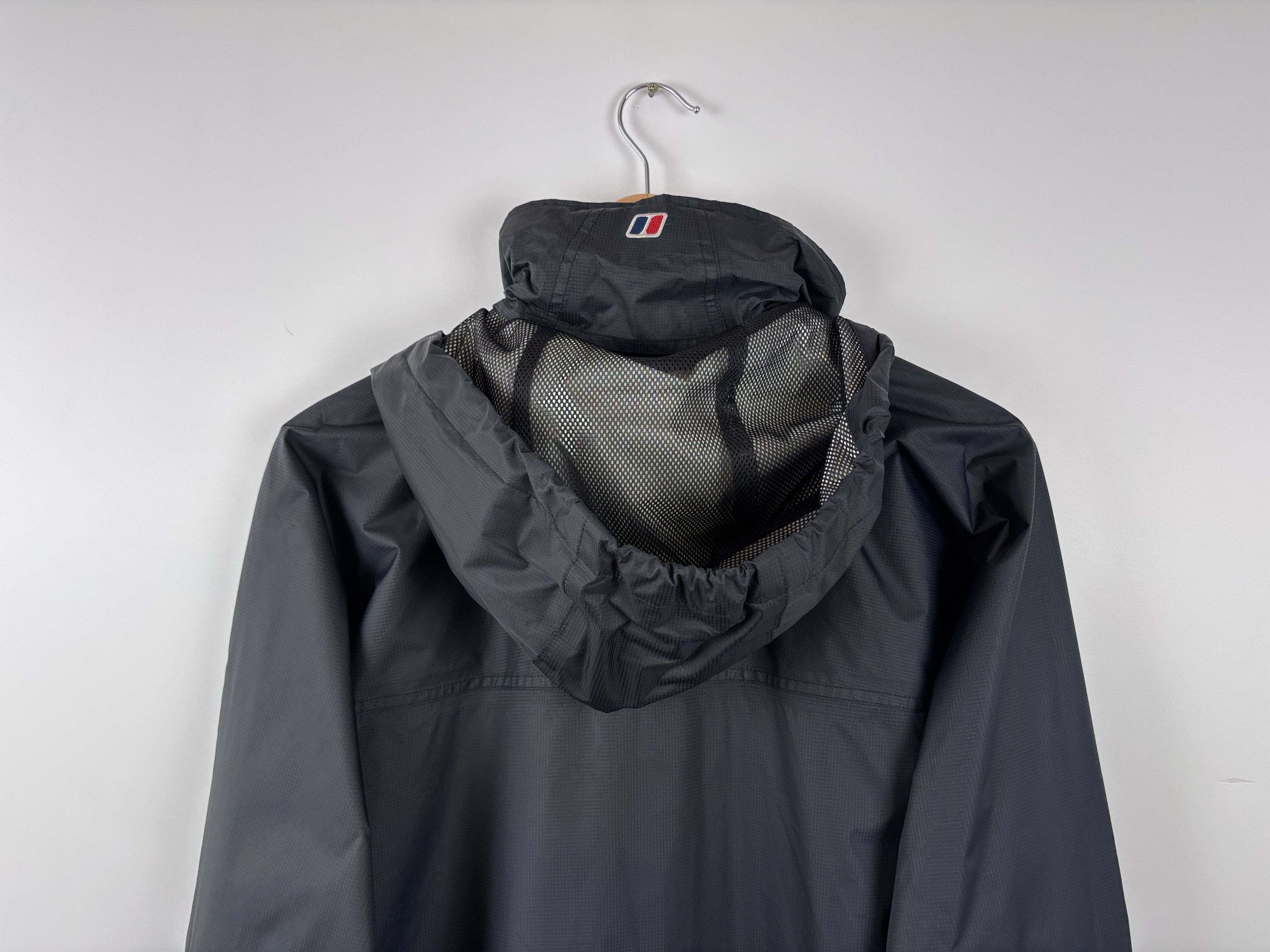 Berghaus Berghaus Waterproof Outdoor Hiking Jacket Raincoat Black L Size US L / EU 52-54 / 3 - 5 Thumbnail