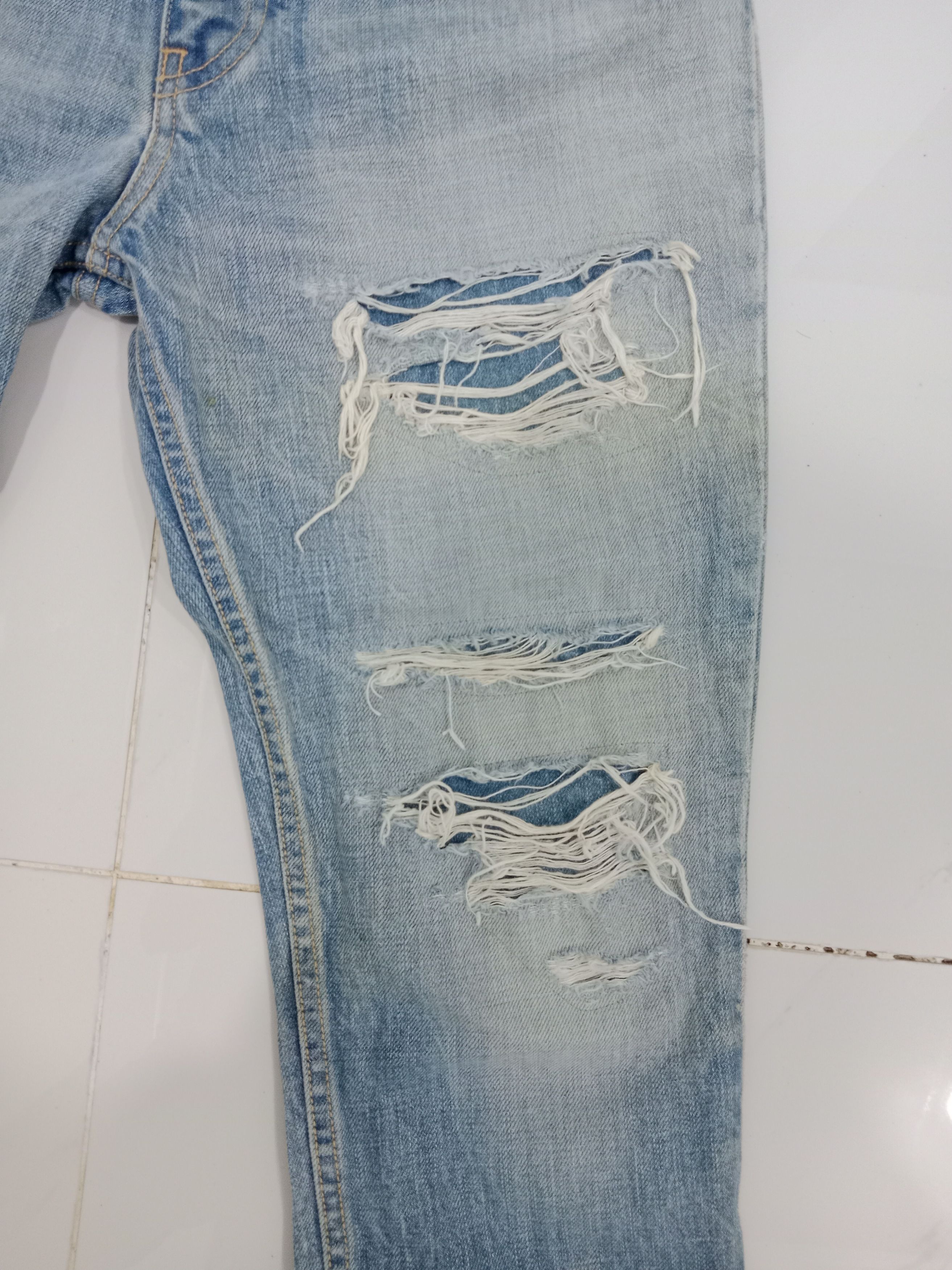 Japanese Brand Mcphee Tomorrowland Distressed Jeans Japanese Brand Size US 29 - 6 Thumbnail
