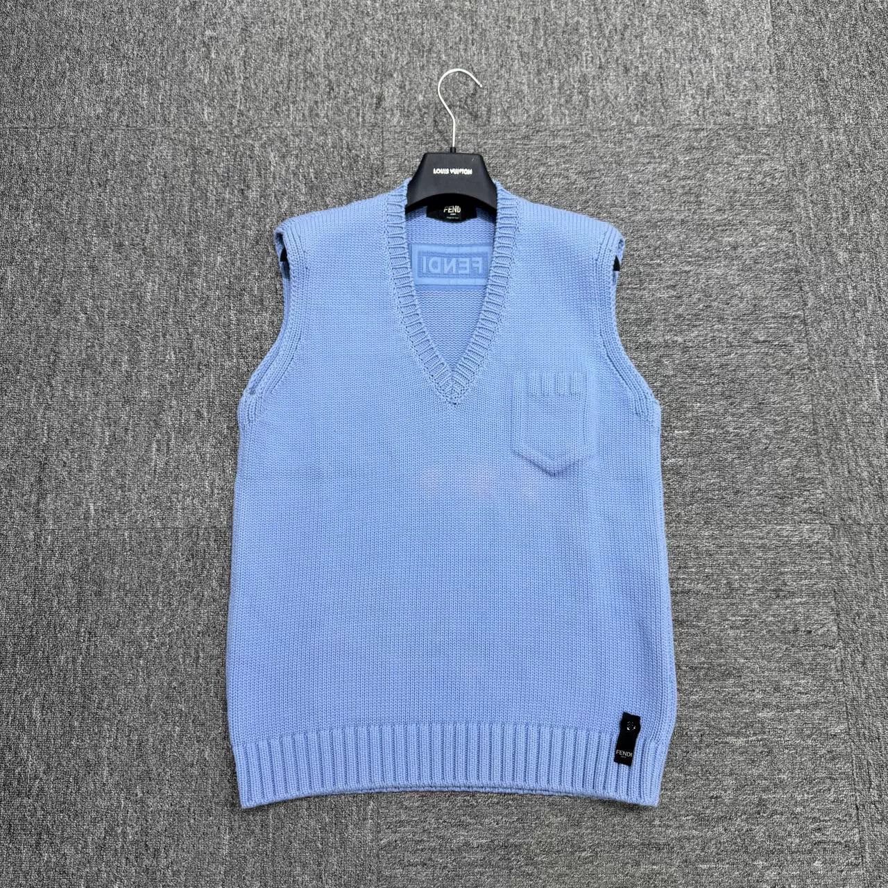 Fendi Fendi Solid Color Knit Vest Size US L / EU 52-54 / 3 - 1 Thumbnail