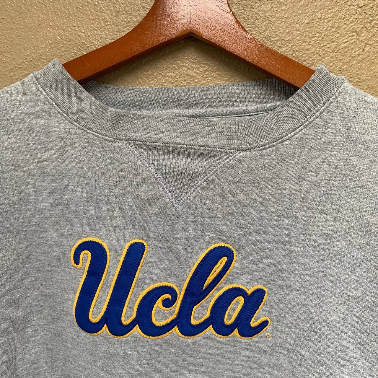 Champs Sport Vintage 90s UCLA Embroidered Spellout Sweatshirt Size US XL / EU 56 / 4 - 3 Thumbnail
