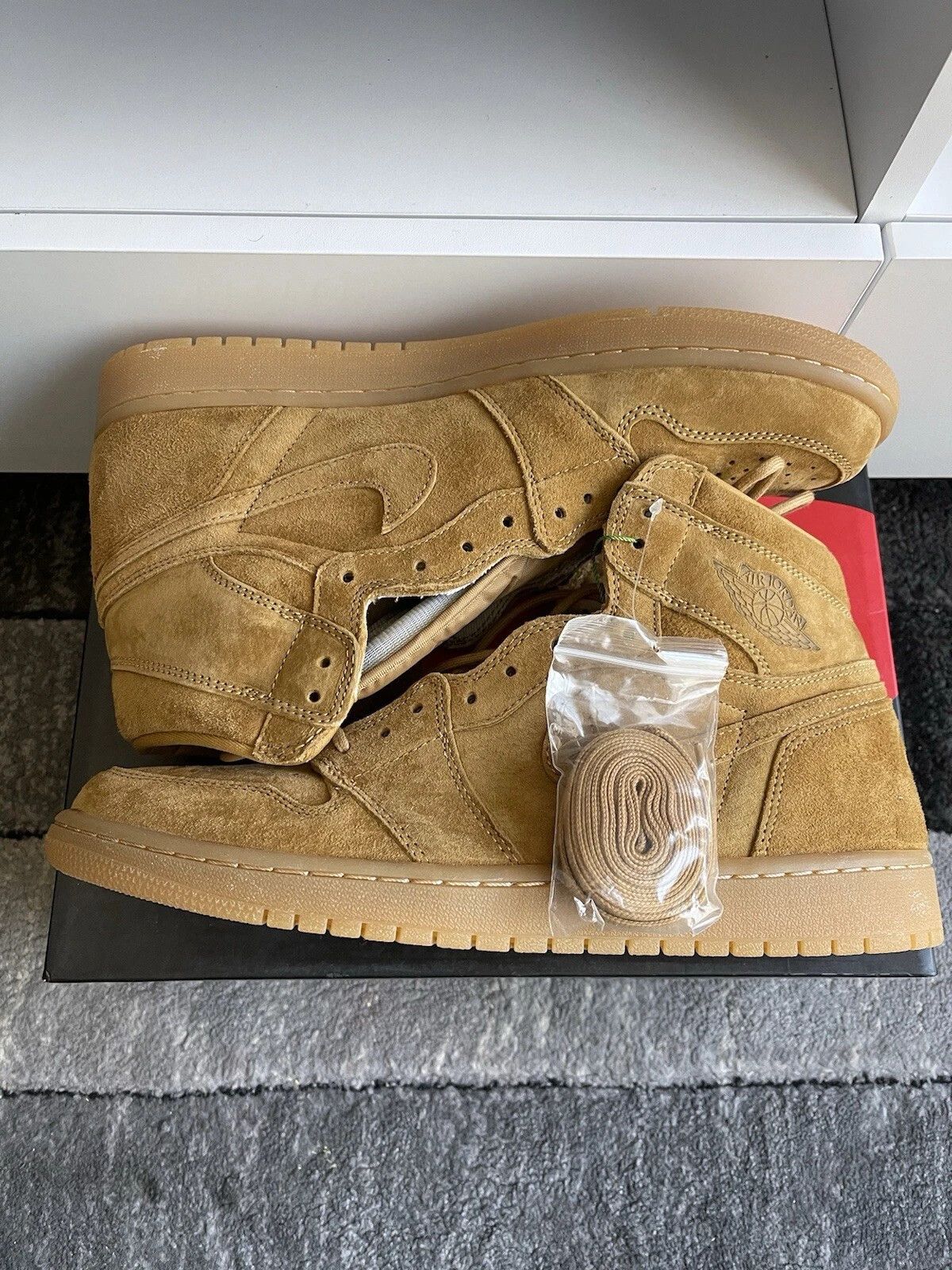 Jordan Brand Air Jordan 1 Retro OG High Wheat Size US 12 / EU 45 - 2 Thumbnail