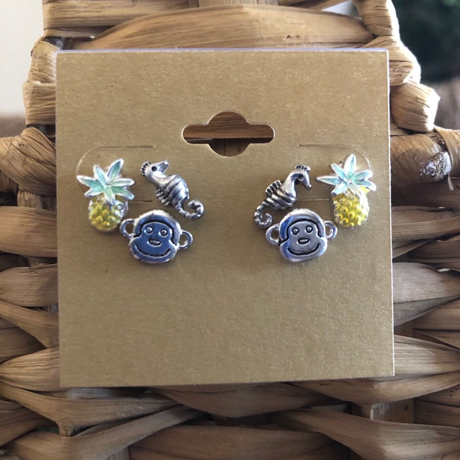 Vintage Vintage set of 3 tropical theme pierced earrings Size ONE SIZE - 1 Thumbnail