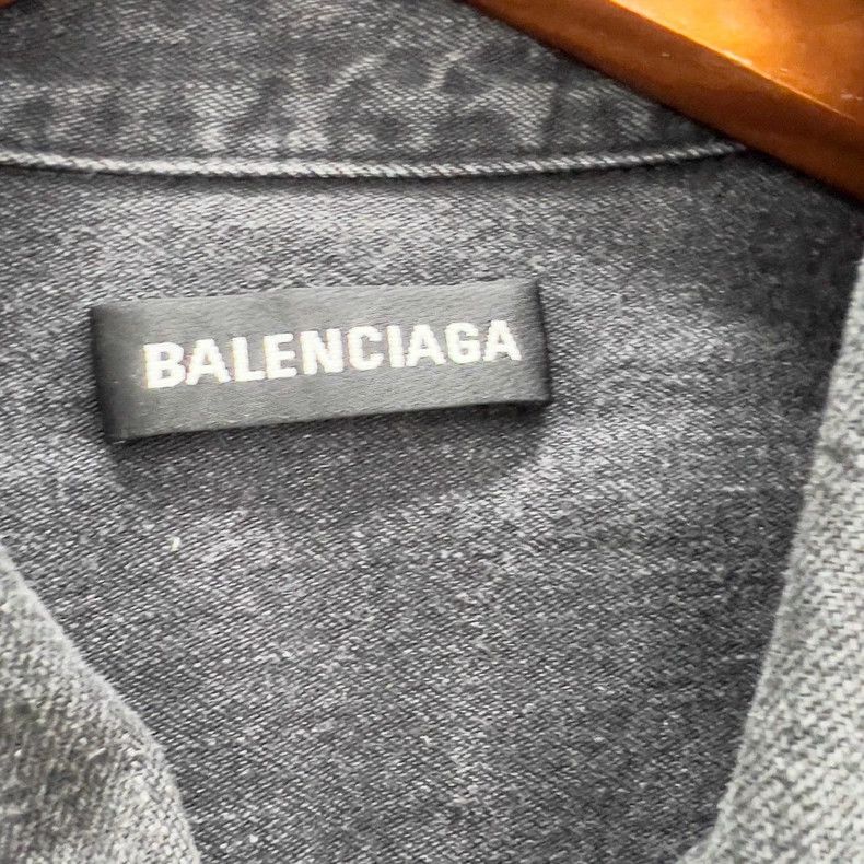 Balenciaga Balenciaga size 39 Denim shirt with letters on the back Size US XS / EU 42 / 0 - 3 Thumbnail