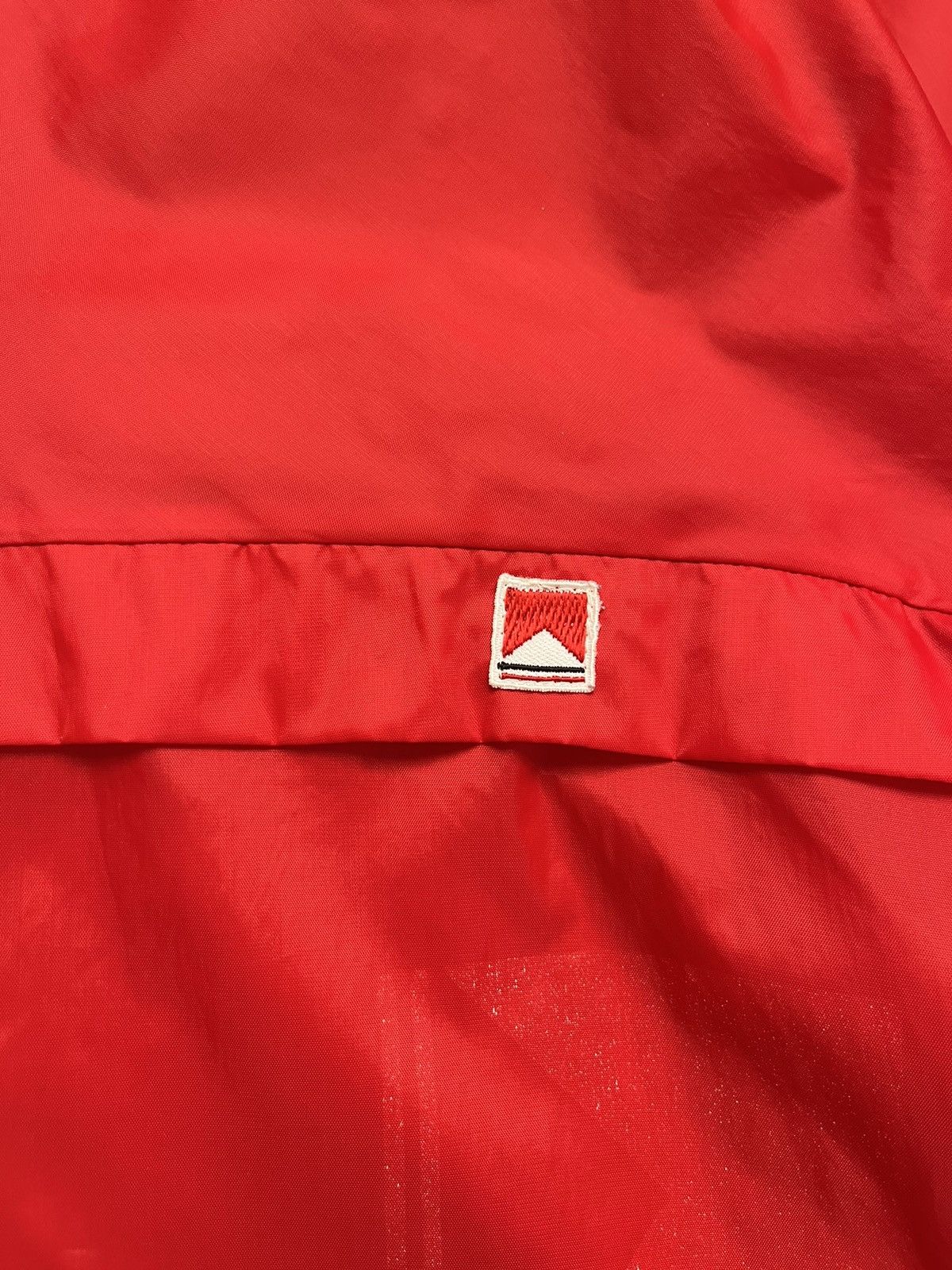 Marlboro Vintage Marlboro Light Jacket red Bag made in Italy Size US M / EU 48-50 / 2 - 3 Thumbnail