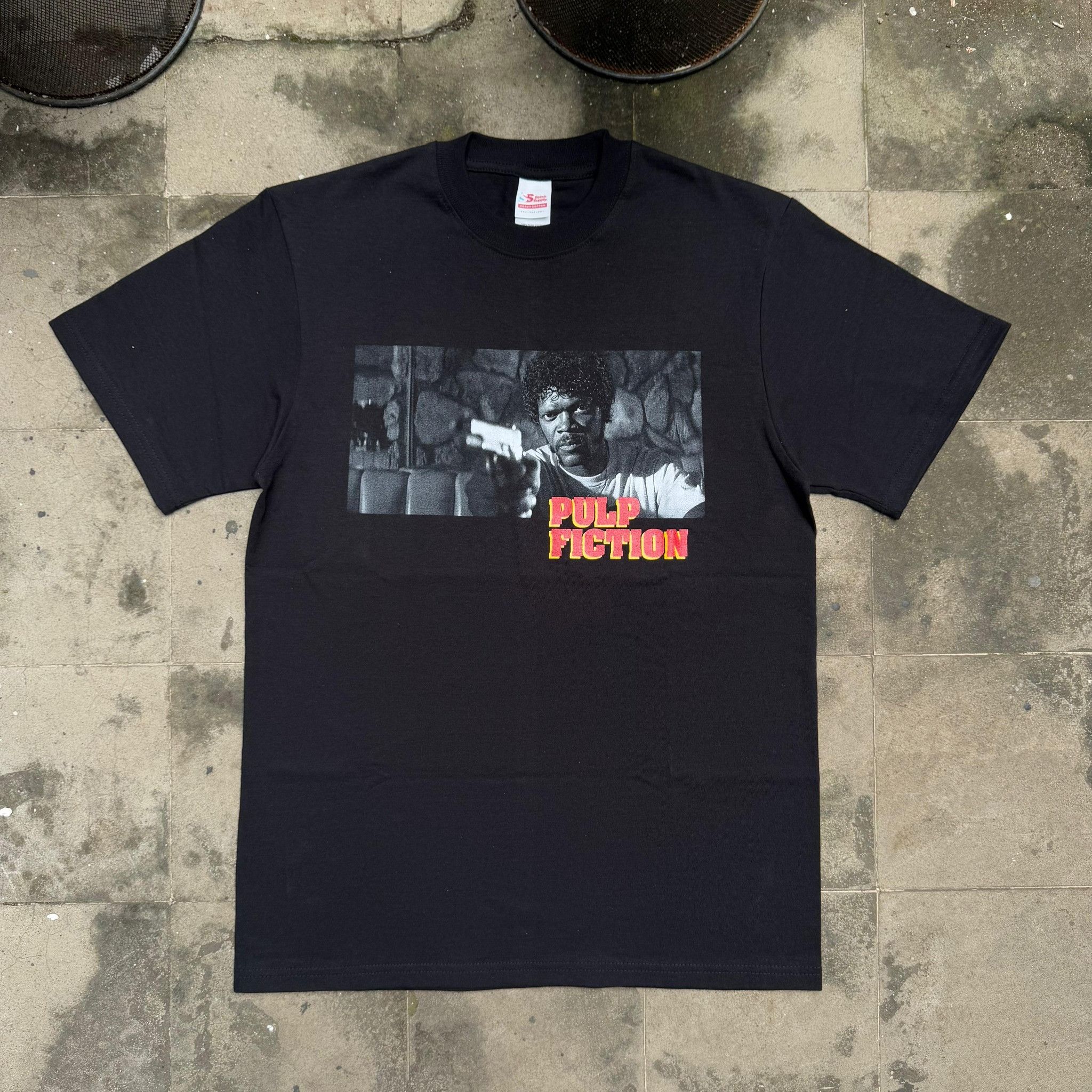 Band Tees Pulp Fiction Movie Tshirt Size US L / EU 52-54 / 3 - 1 Thumbnail