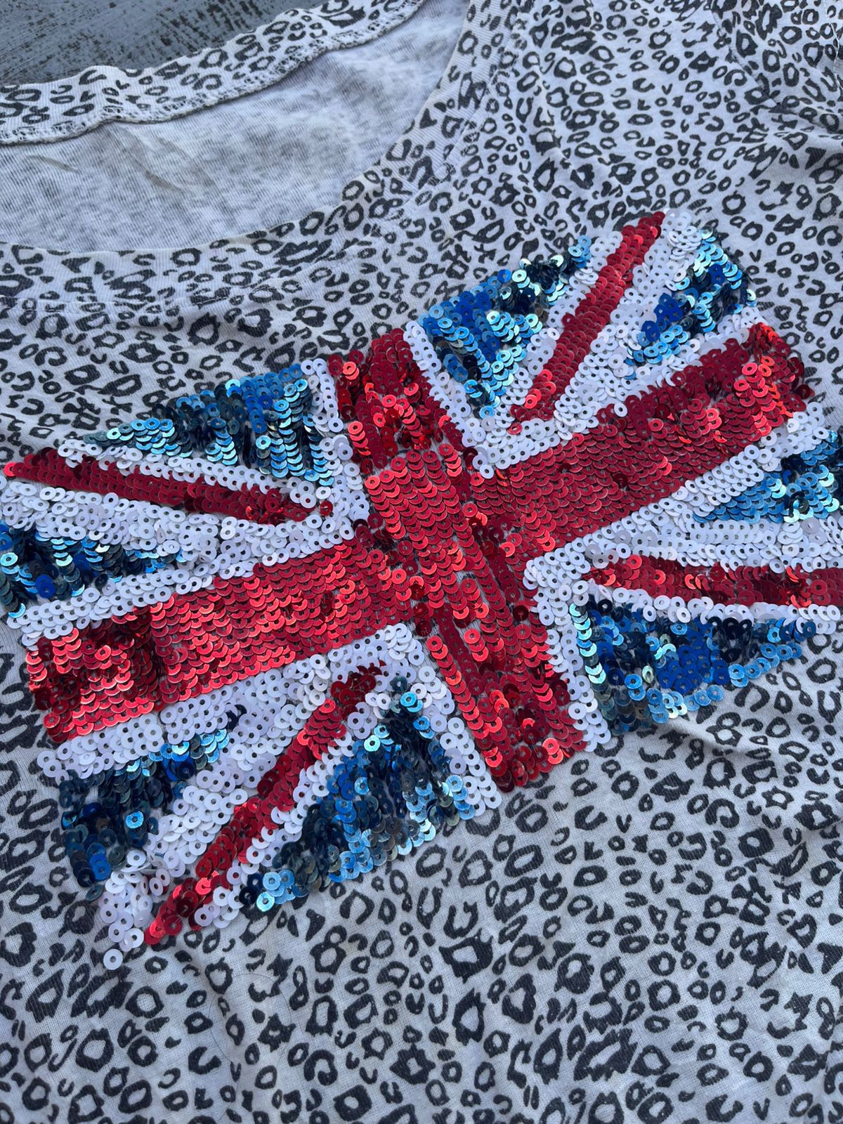 Japanese Brand Unbrand Leopard British Flag Sequin Tshirt for Ladies Size S / US 4 / IT 40 - 2 Thumbnail