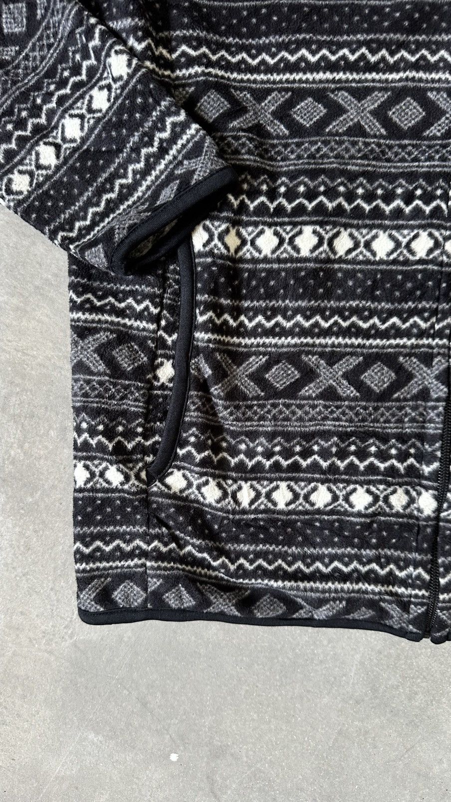 Uniqlo UNIQLO AZTEC MOTIVE NATIVE FLEECE SWEATER Size US M / EU 48-50 / 2 - 3 Thumbnail