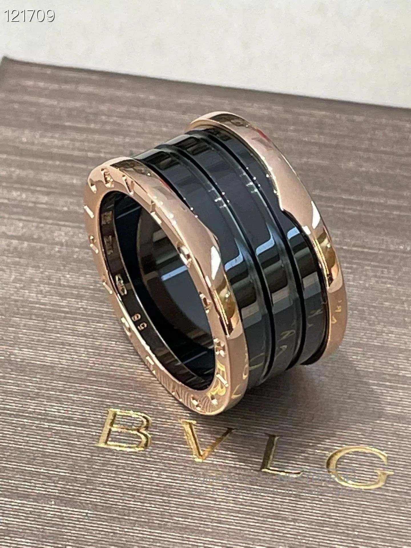 Bvlgari Bvlgari Black Ceramic Rose Gold Spring Ring. Size ONE SIZE - 4 Thumbnail