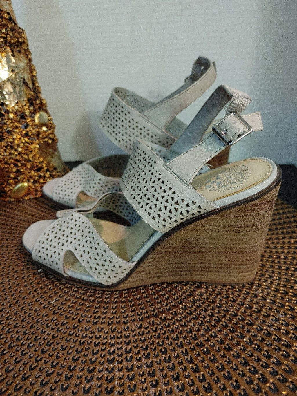 Vince Camuto Vince Camuto Delinda Wedges Size 8.5 Size US 8.5 / IT 38.5 - 1 Thumbnail