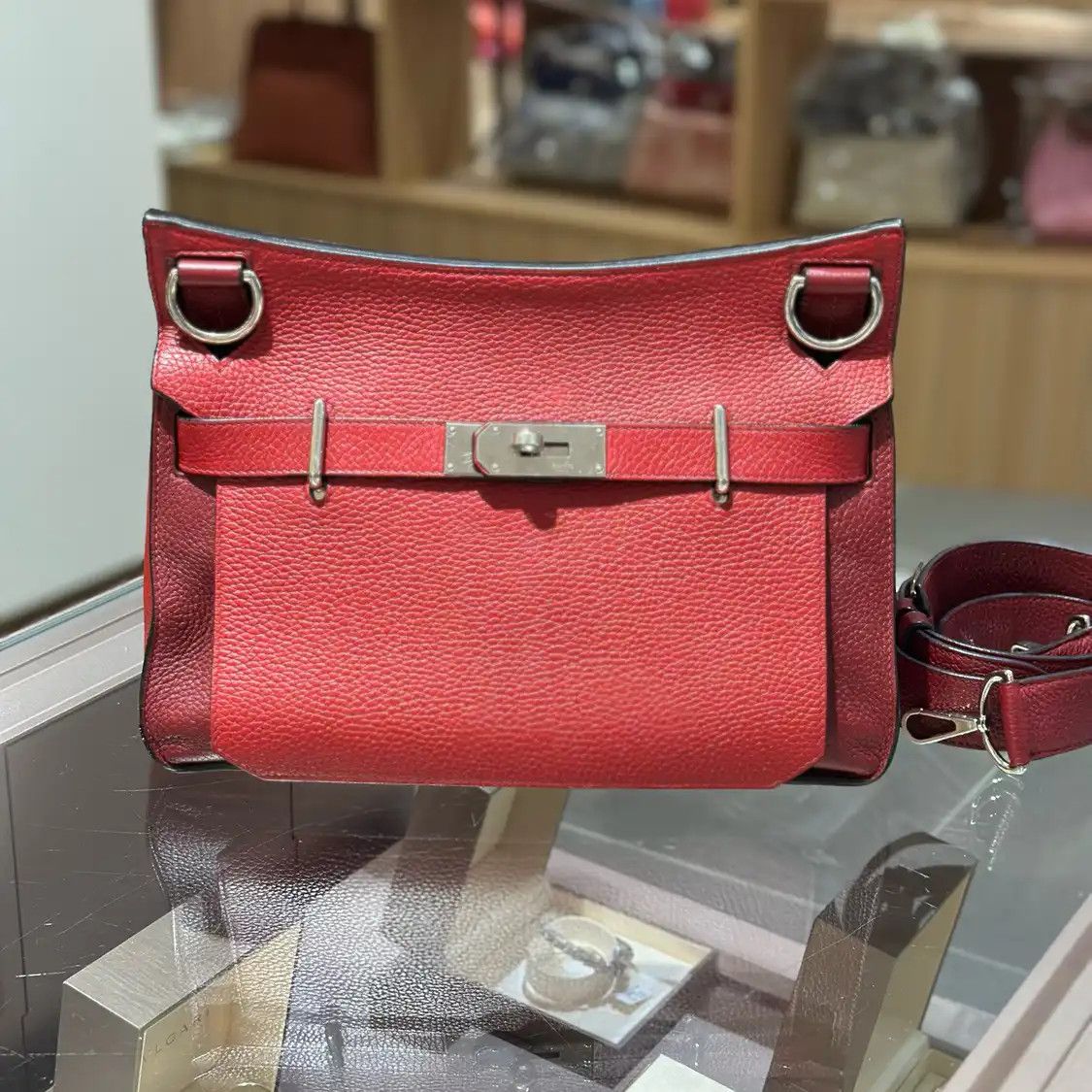 Hermes Hermes Jypsiere 31 Rouge Chili Clemence cowhide leather Jypsiere bag crossbody b Size ONE SIZE - 1 Thumbnail
