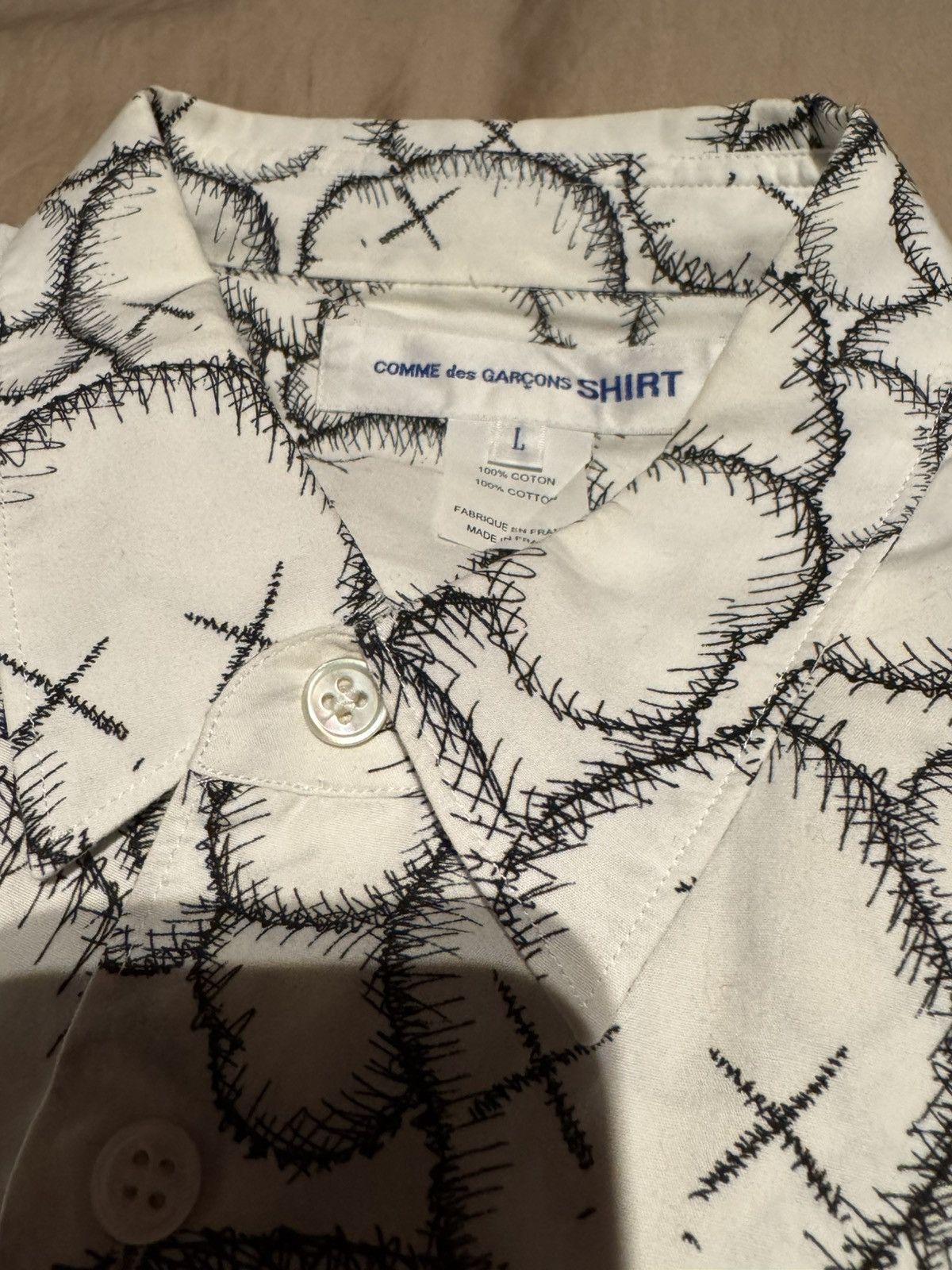 Comme des Garcons SHIRT × Kaws Kaws x Comme des Garçons Shirt Size US L / EU 52-54 / 3 - 2 Thumbnail
