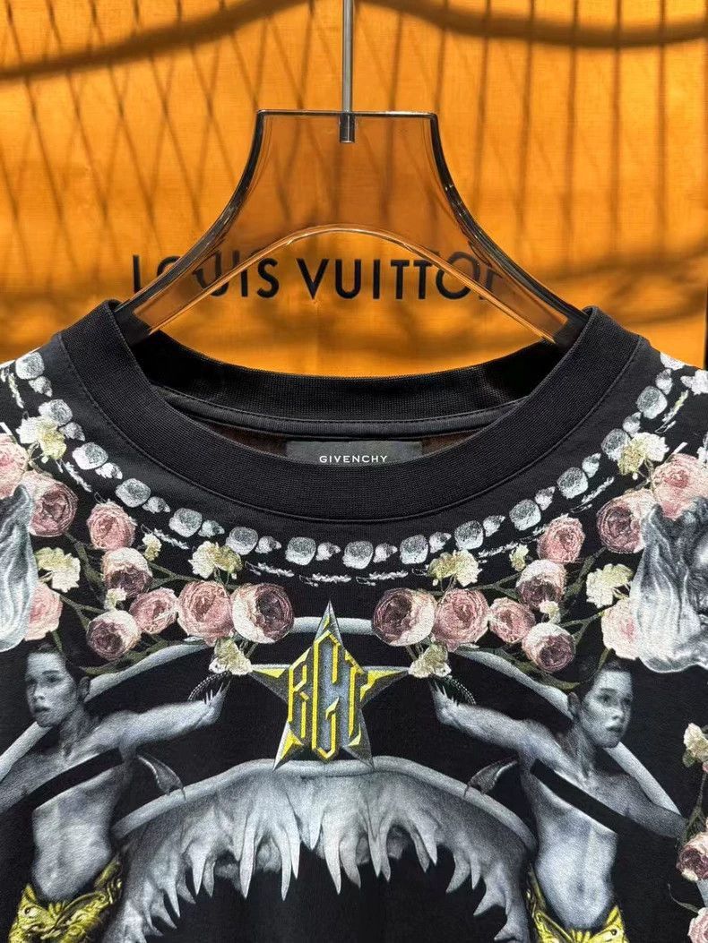 Givenchy Givenchy Givenchy Black Floral Short Sleeve TShirt -2507 Size US XS / EU 42 / 0 - 2 Thumbnail