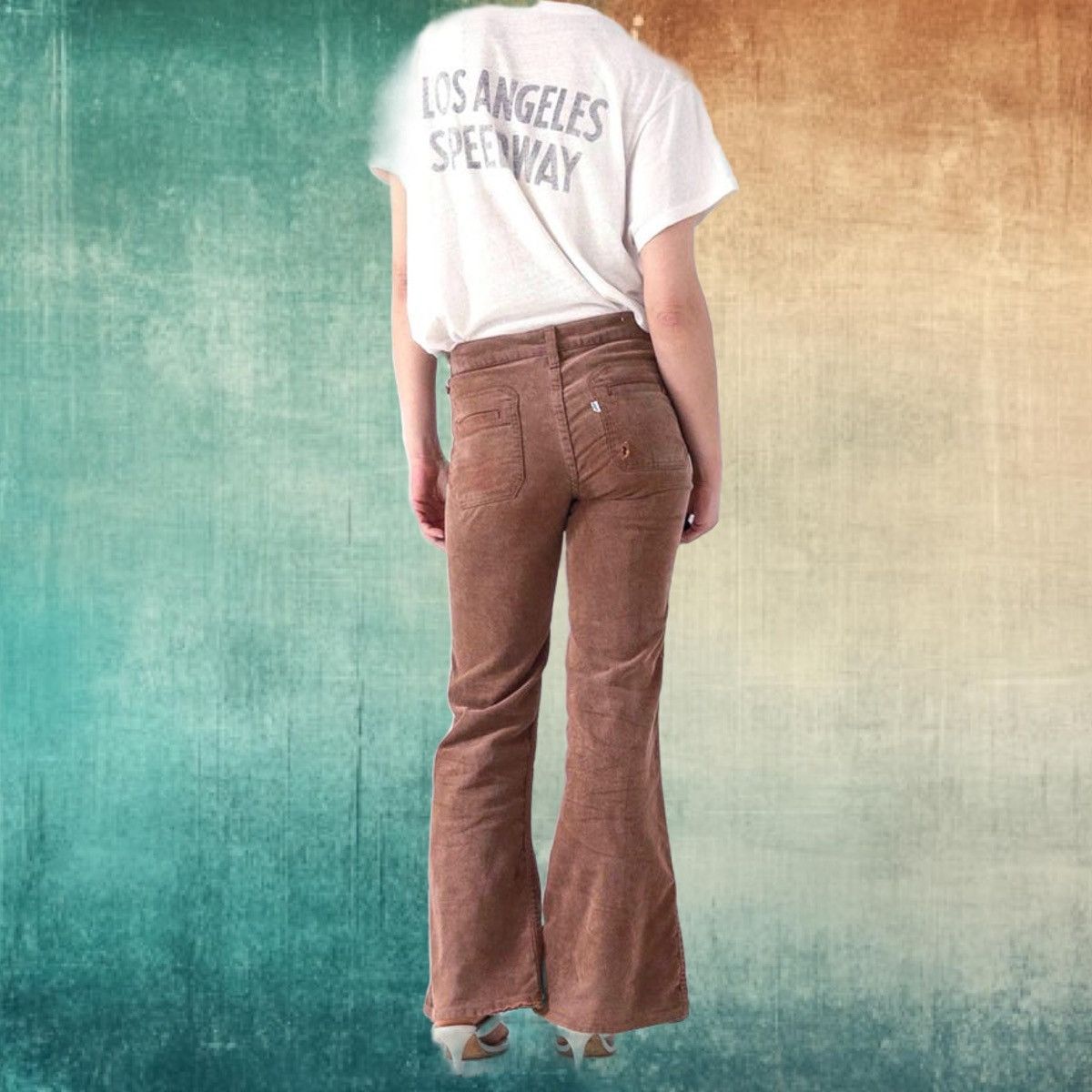 Levi's Vintage Clothing Vintage Levis Flared Corduroy Pants Brown White Tab Small “e Size 26" / US 2 / IT 38 - 2 Thumbnail