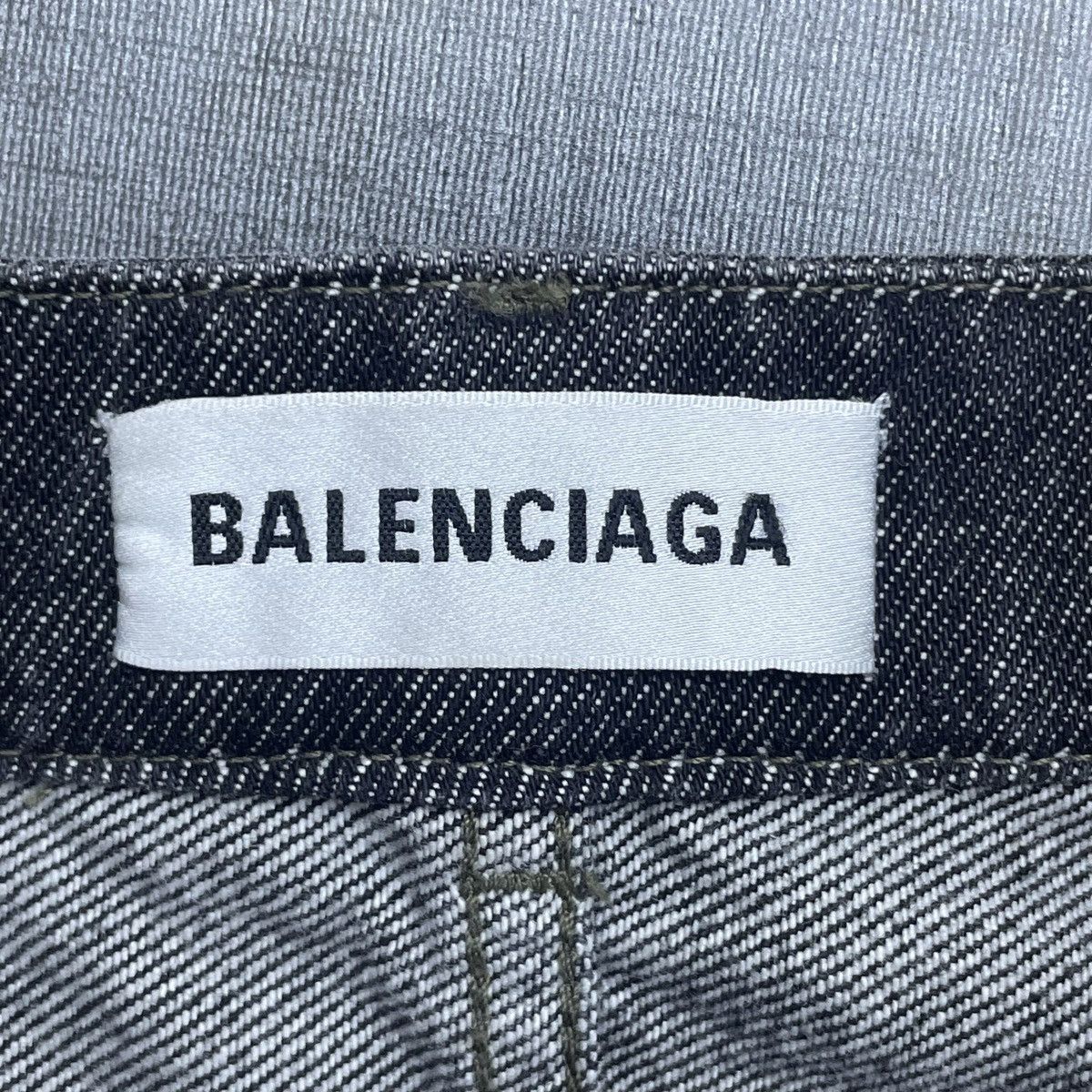 Balenciaga Balenciaga Button & Zipper A-line Denim Mini Skirt K26WX Size 25" / US 0 / IT 36 - 5 Thumbnail