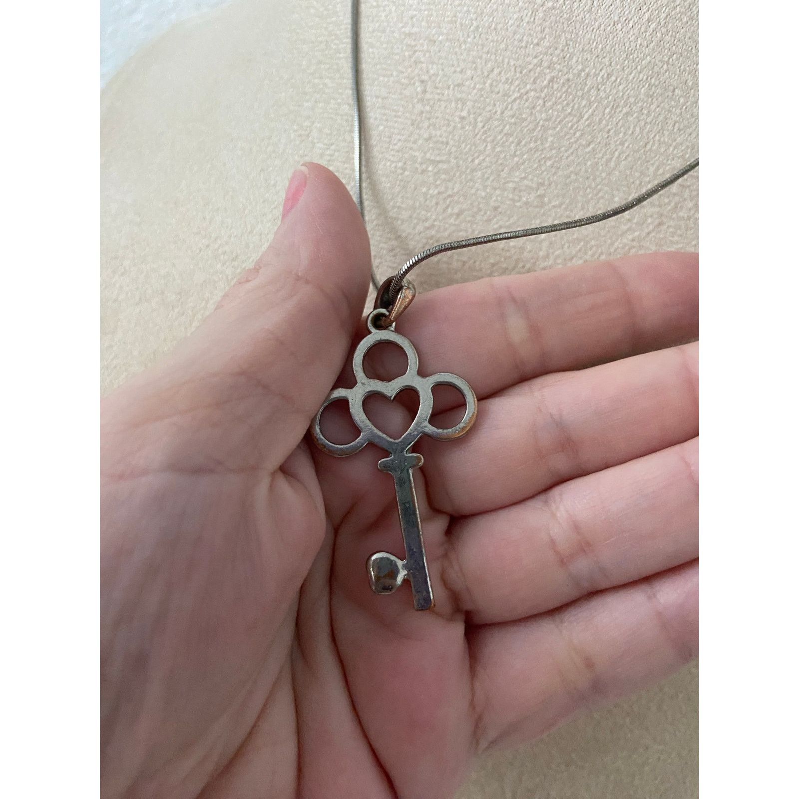 Handmade Key necklace, silver tone Size ONE SIZE - 3 Thumbnail