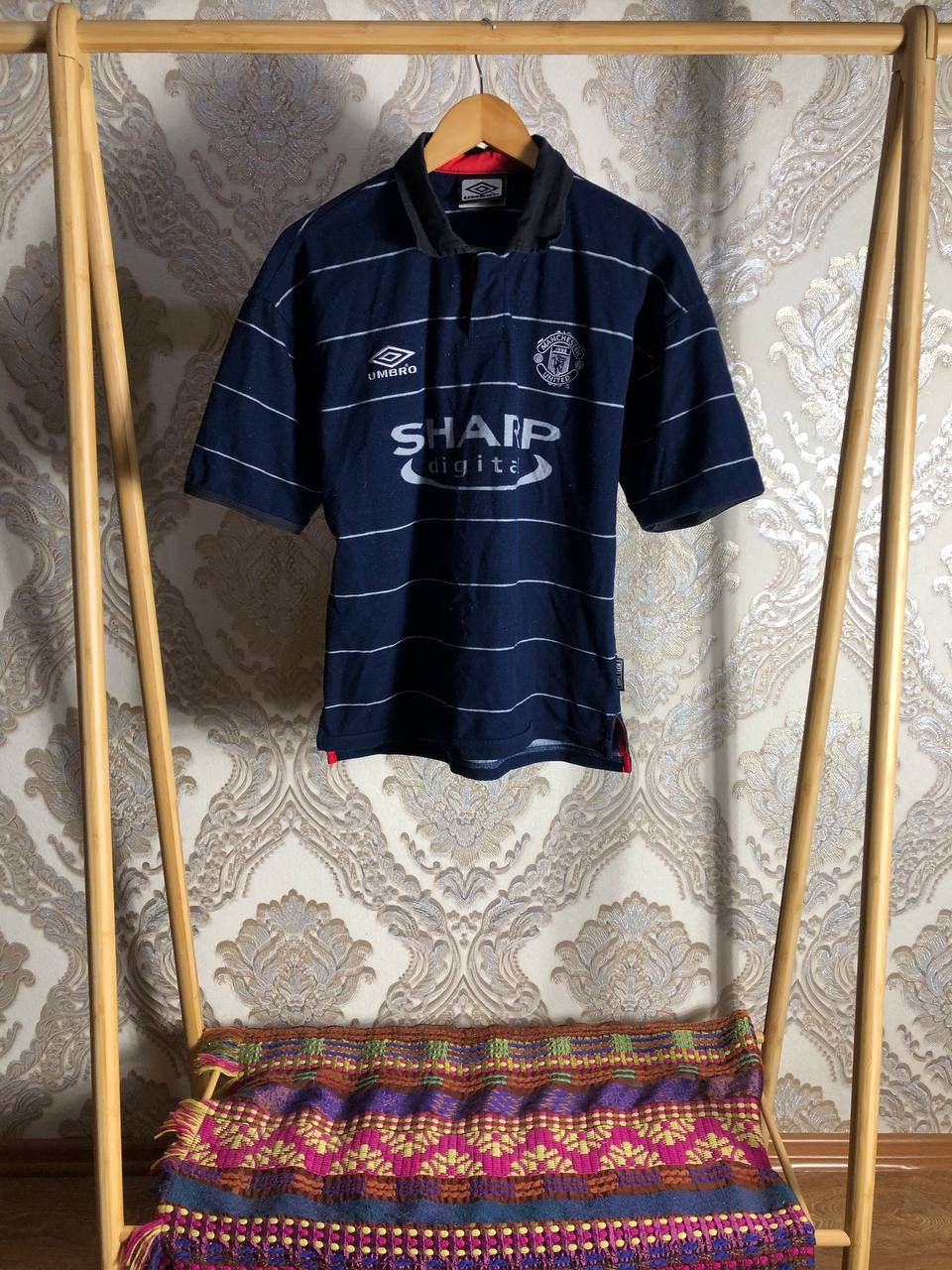 Umbro × Vintage VERY RARE UMBRO FC MANCHESTER UNITED ENGLAND SOCCER JERSEY Size US S / EU 44-46 / 1 - 1 Thumbnail
