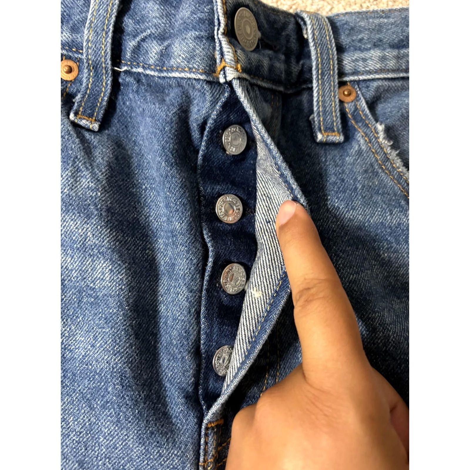 Levi's Levi's 501 Bermuda Shorts Women’s Large Blue Denim Distressed Cutoff Button Fly Size 36" / US 14 / IT 50 - 3 Thumbnail