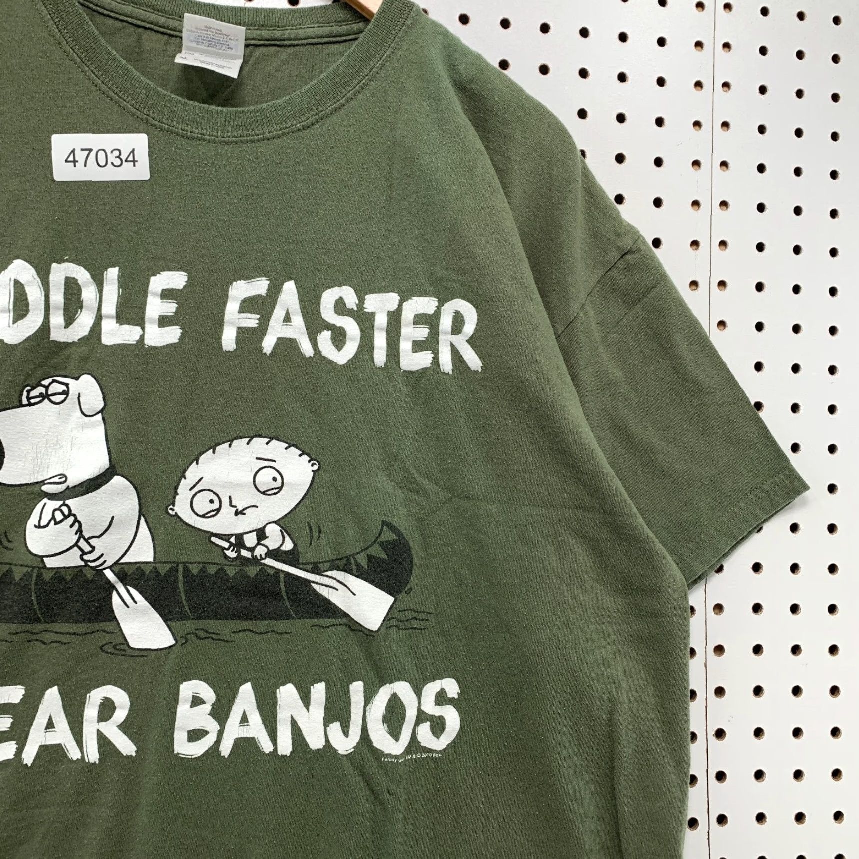 Gildan Family Guy Funny Shirt Mens XL Green Kayak Paddle Faster Cartoon Shirt Size US XL / EU 56 / 4 - 6 Thumbnail