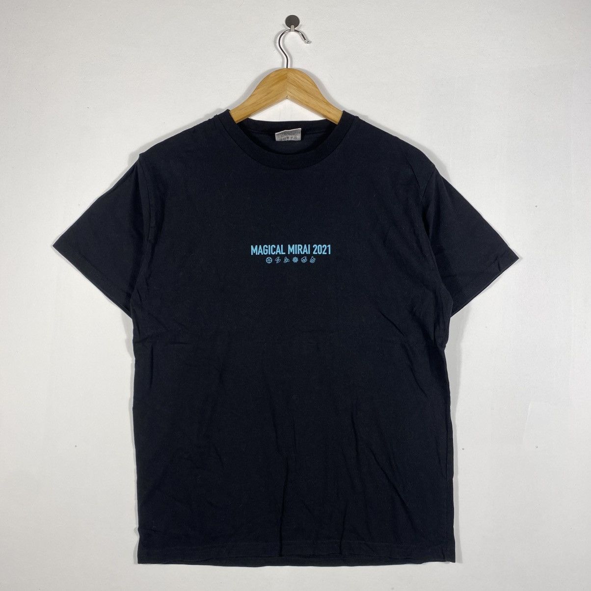 Anime HATSUNE MIKU Magical Mirai Tokyo 2021 Anime Graphic TeeShirt Size US M / EU 48-50 / 2 - 3 Thumbnail