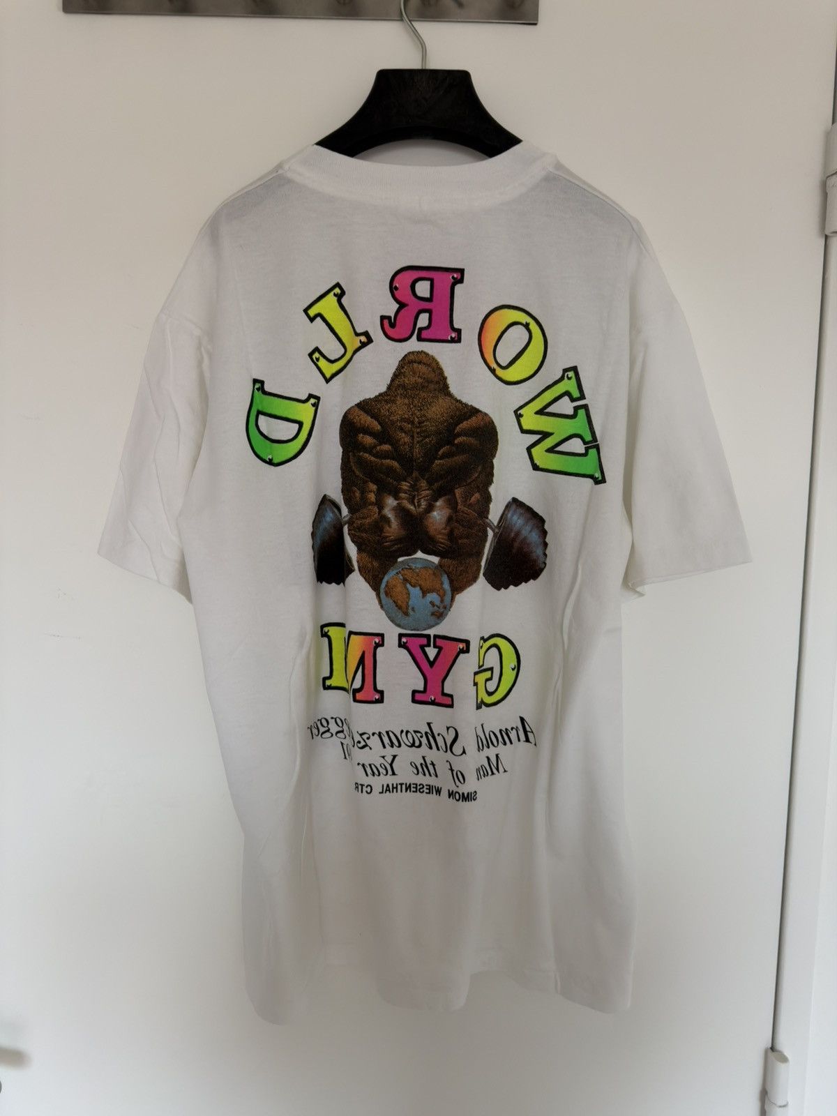 Vintage *RARE* VINTAGE 1991 90s WORLD GYM T-SHIRT ARNOLD GORILLA Size US L / EU 52-54 / 3 - 4 Thumbnail