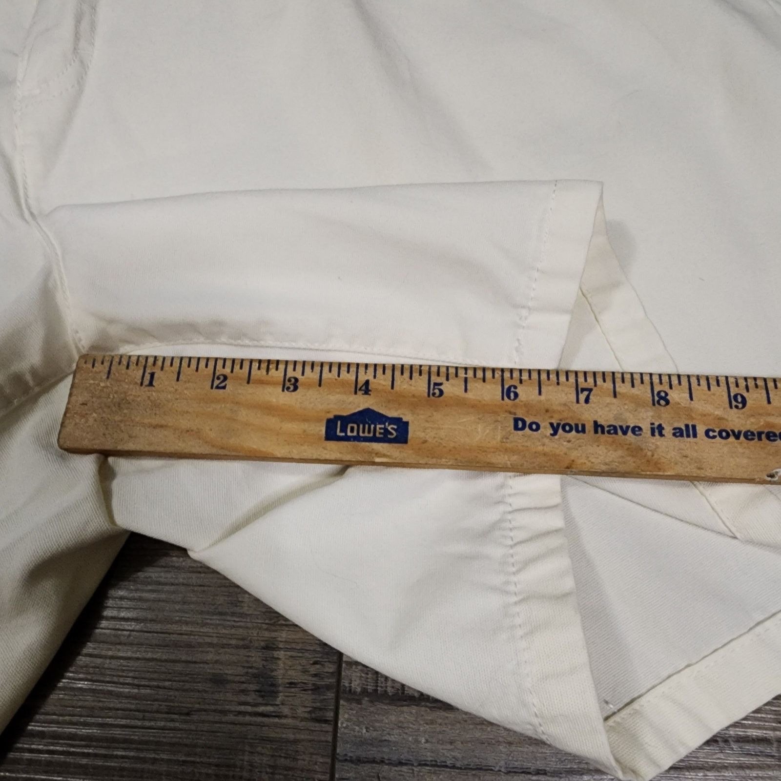 Tommy Hilfiger NWT Tommy Hilfiger womens bermuda shorts offwhite sz20 2369 Size 42" / US 20 - 2 Thumbnail