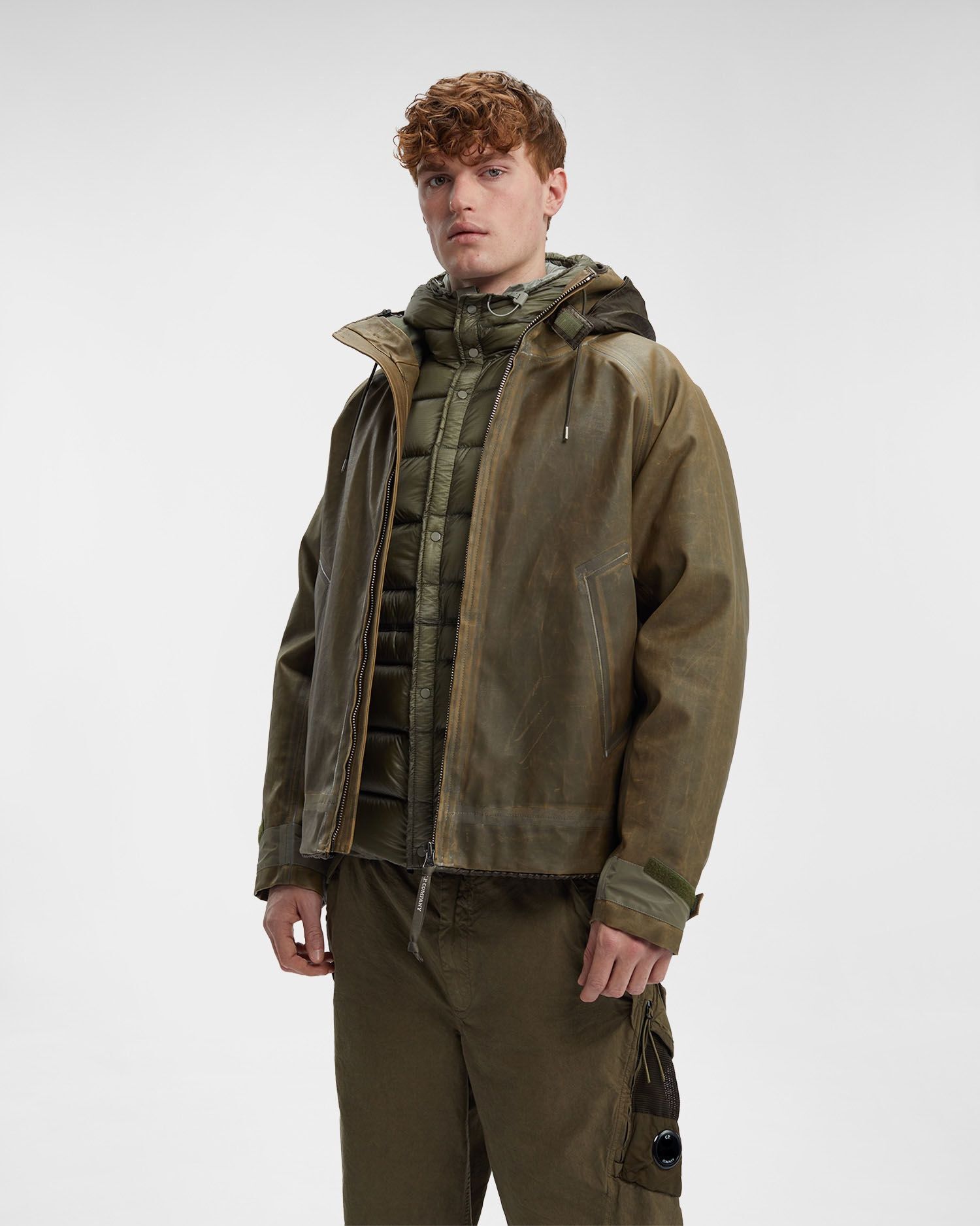 C.P. Company o1y1224 Logo Zipped Hooded Jacket in Military Green Size US S / EU 44-46 / 1 - 6 Thumbnail