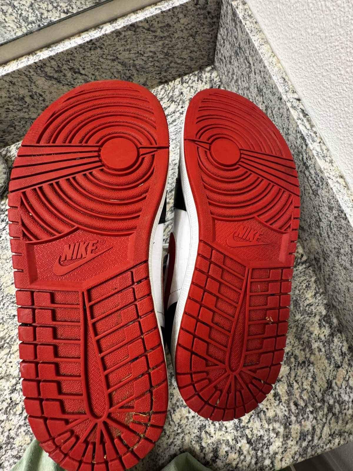 Jordan Brand Jordan 1 mid black gym red Size US 8.5 / EU 41-42 - 4 Thumbnail