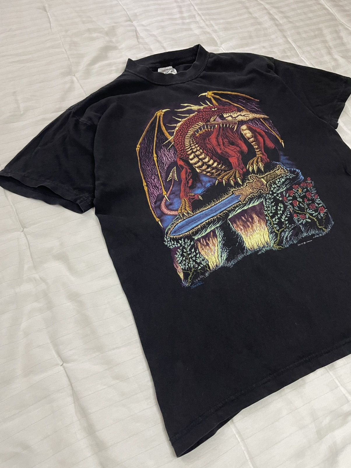 Vintage Vintage Rare Archive Middle Ages Mythology Dragon Flame Tee Size US M / EU 48-50 / 2 - 3 Thumbnail