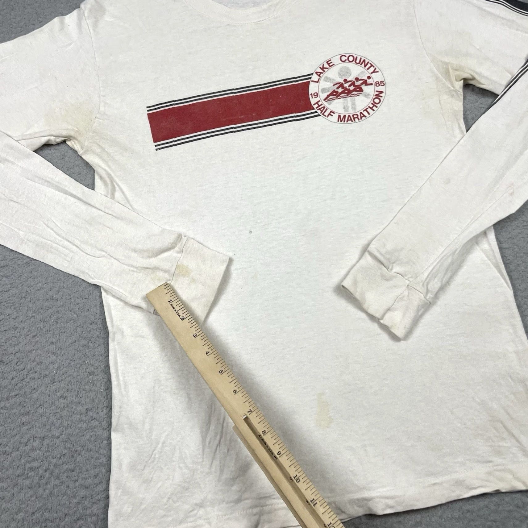 Vintage VINTAGE Lake County Half Marathon Shirt Adults M White Distressed 80s Nike? Size US M / EU 48-50 / 2 - 6 Thumbnail