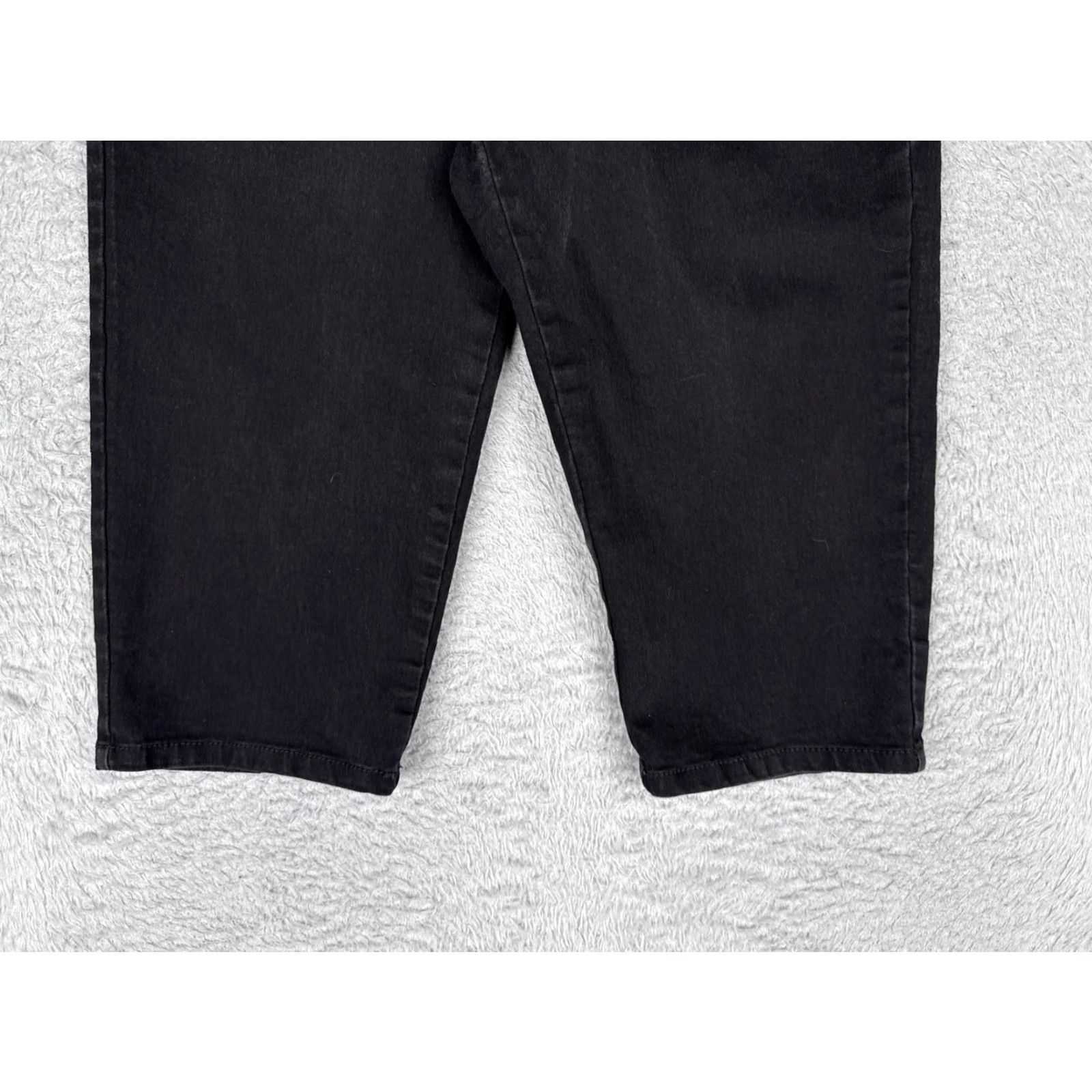 Gloria Vanderbilt Gloria Vanderbilt Jeans Capri Women 8 Black Dark Wash High Rise Stretch Slim 30 Inseam 17 in 5-Pocket Denim Capris City Vintage: No Womens Size 30" / US 8 / IT 44 - 2 Thumbnail