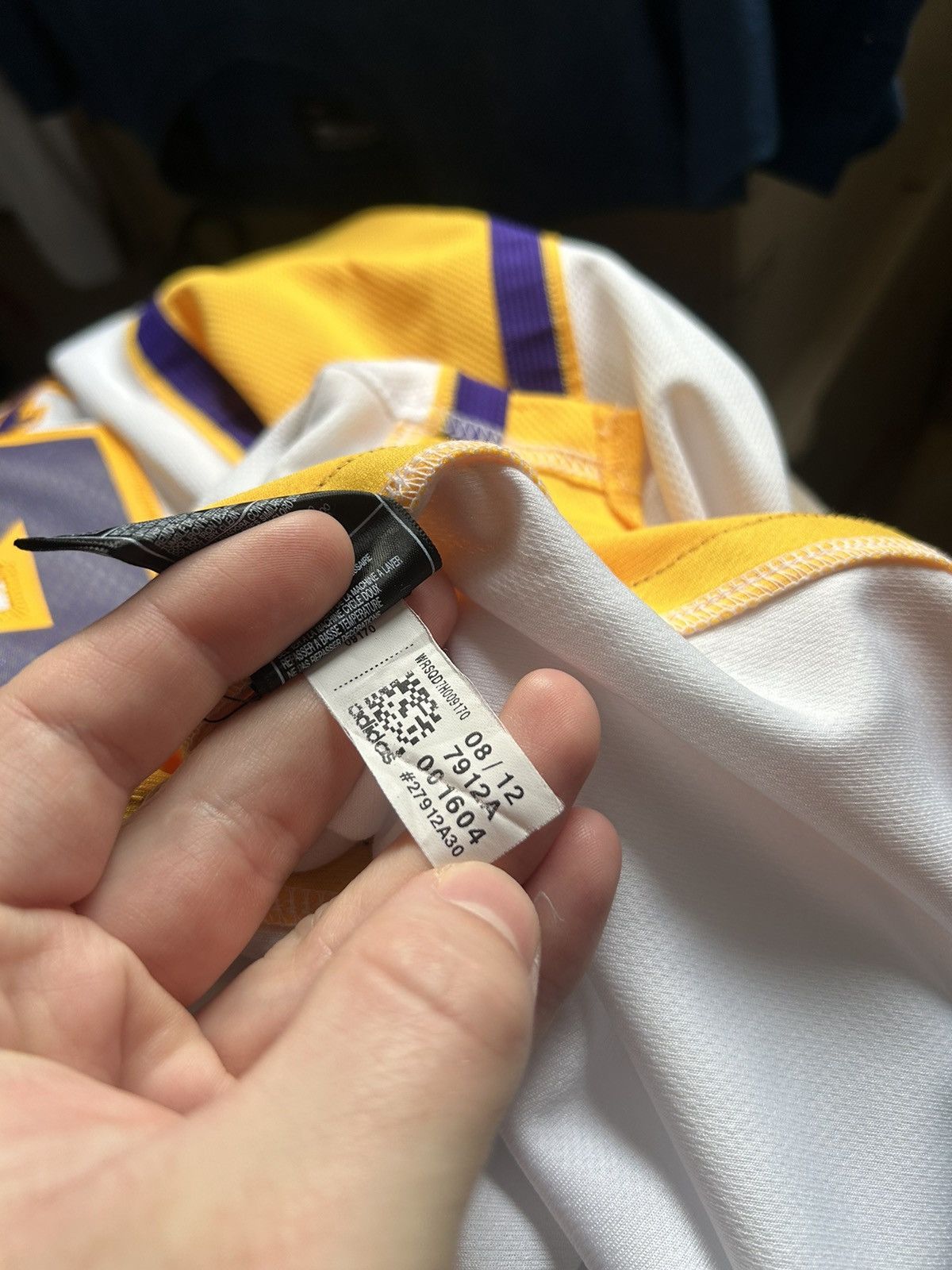 NBA Los Angeles Lakers #24 Bryant Adidas Basketball NBA jersey Size US L / EU 52-54 / 3 - 13 Thumbnail