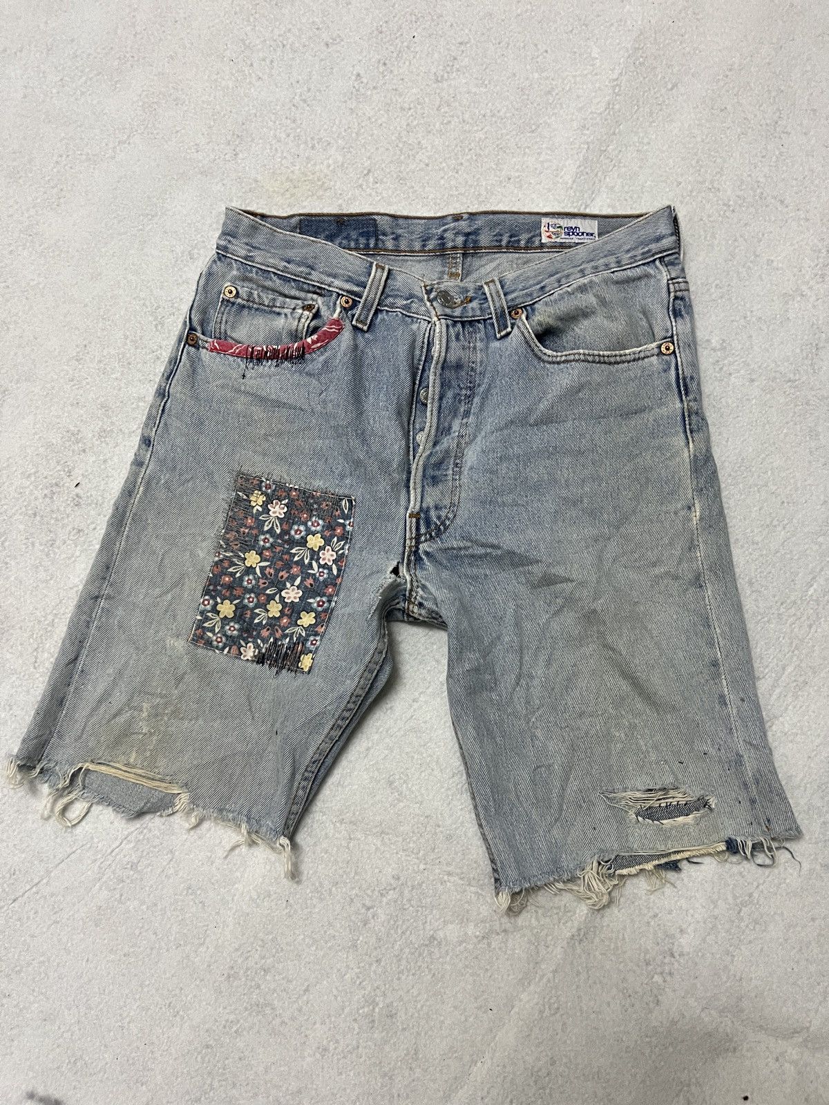 Levi's Made & Crafted 526. Vintage Levi’s 501 x Reyn Spooner Hawaiian Patch Shorts Size US 32 / EU 48 - 1 Thumbnail