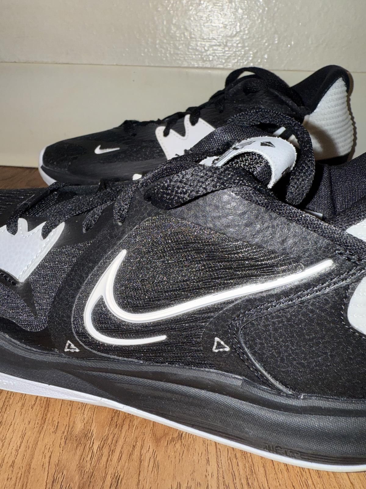 Nike Kyrie 5 Low TB Black White