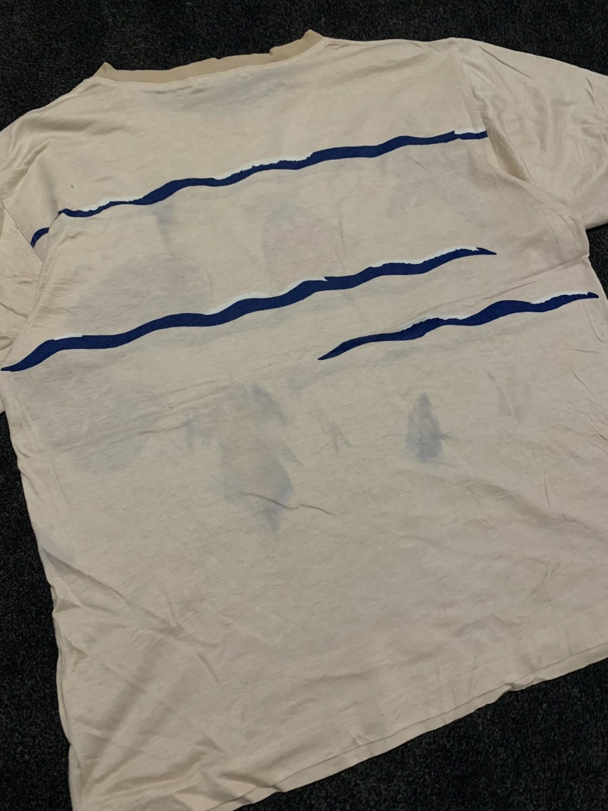 Yves Saint Laurent Vintage Yves Saint Laurent Sea Life/Seashell Print T-Shirt Size L / US 10 / IT 46 - 9 Thumbnail