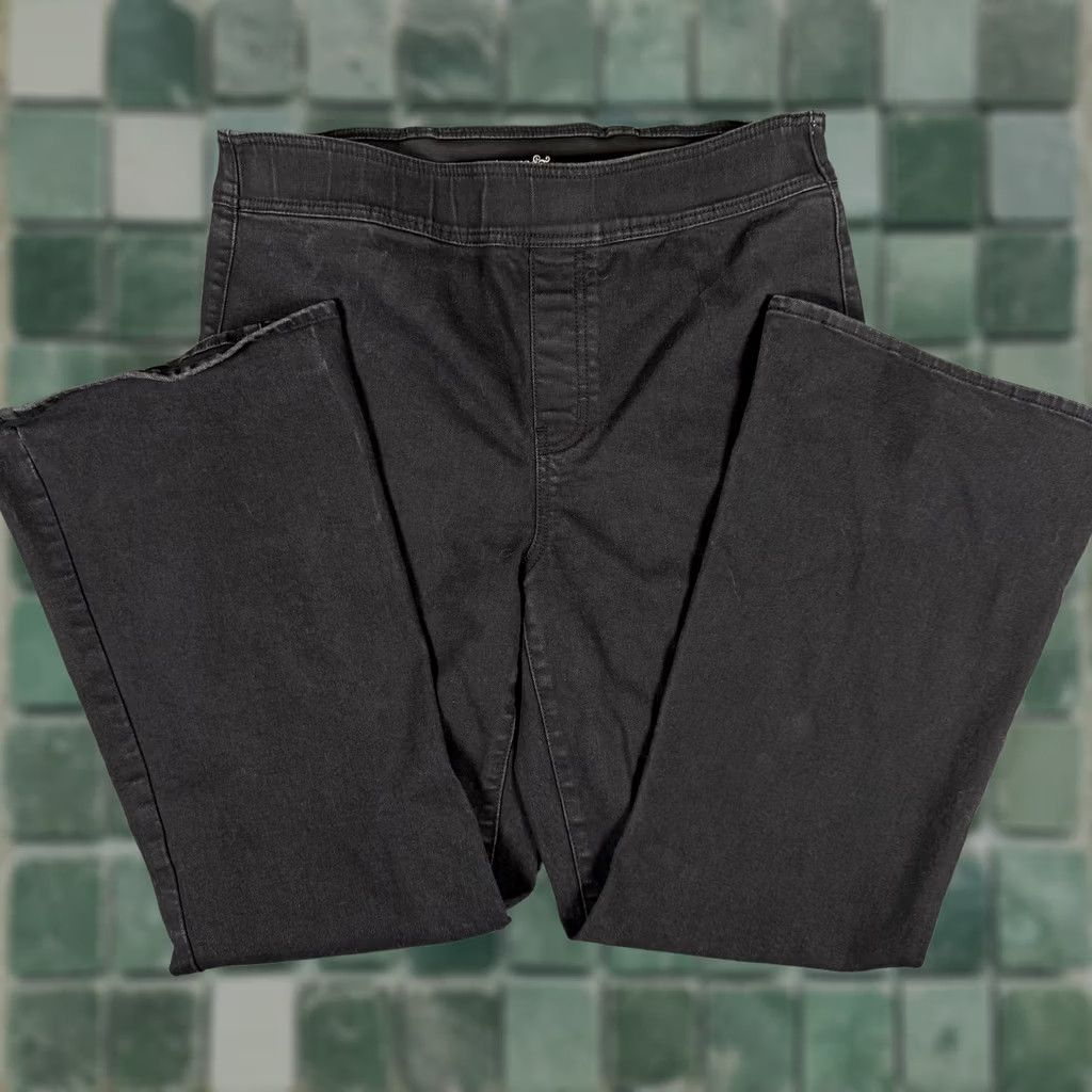 Vintage Terra & Sky 16W Black Casual Pants Pull On Flared Leg Stretch Comfortable Minimalist Womens Size 38" / US 16 / IT 52 - 1 Thumbnail