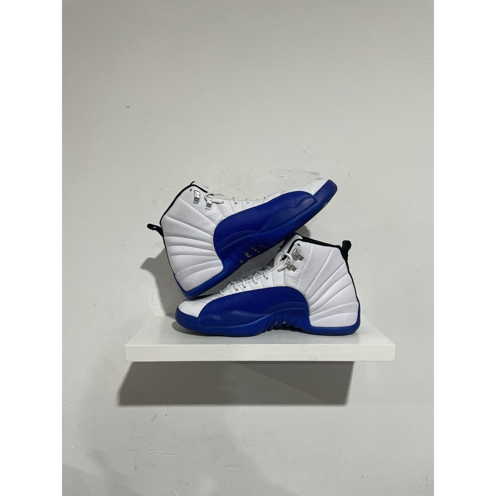 Jordan Brand JORDAN 12 RETRO BLUEBERRY SIZE 10.5 PREOWNED Size US 10.5 / EU 43-44 - 2 Thumbnail