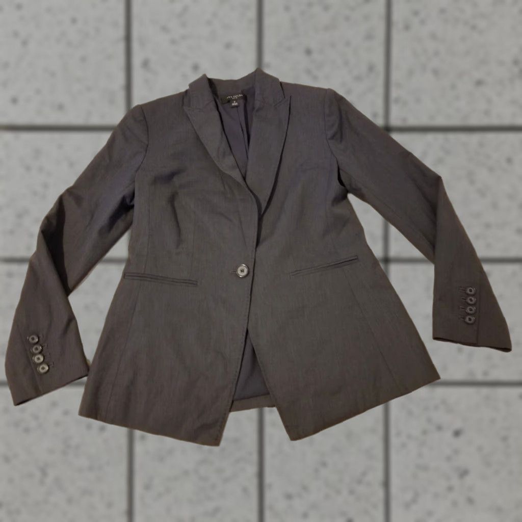 Ann Taylor Womens Ann Taylor Blazer Jacket Wool 2P Petite Gray Grey Blazer Women Petite 2P Gray Size XS / US 0-2 / IT 36-38 - 1 Thumbnail