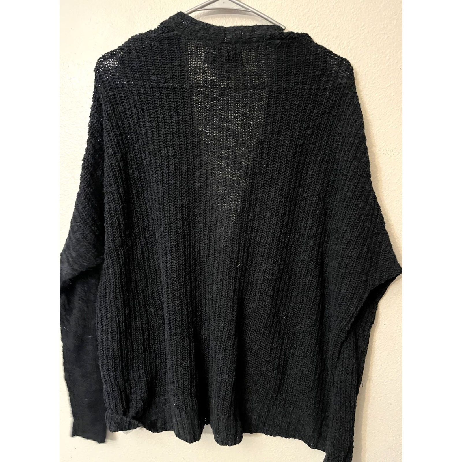 Abercrombie & Fitch Abercrombie & Fitch Black Knit Cardigan Sweater V-Neck Button Women's XS/S Cardigan Size XS / US 0-2 / IT 36-38 - 2 Thumbnail