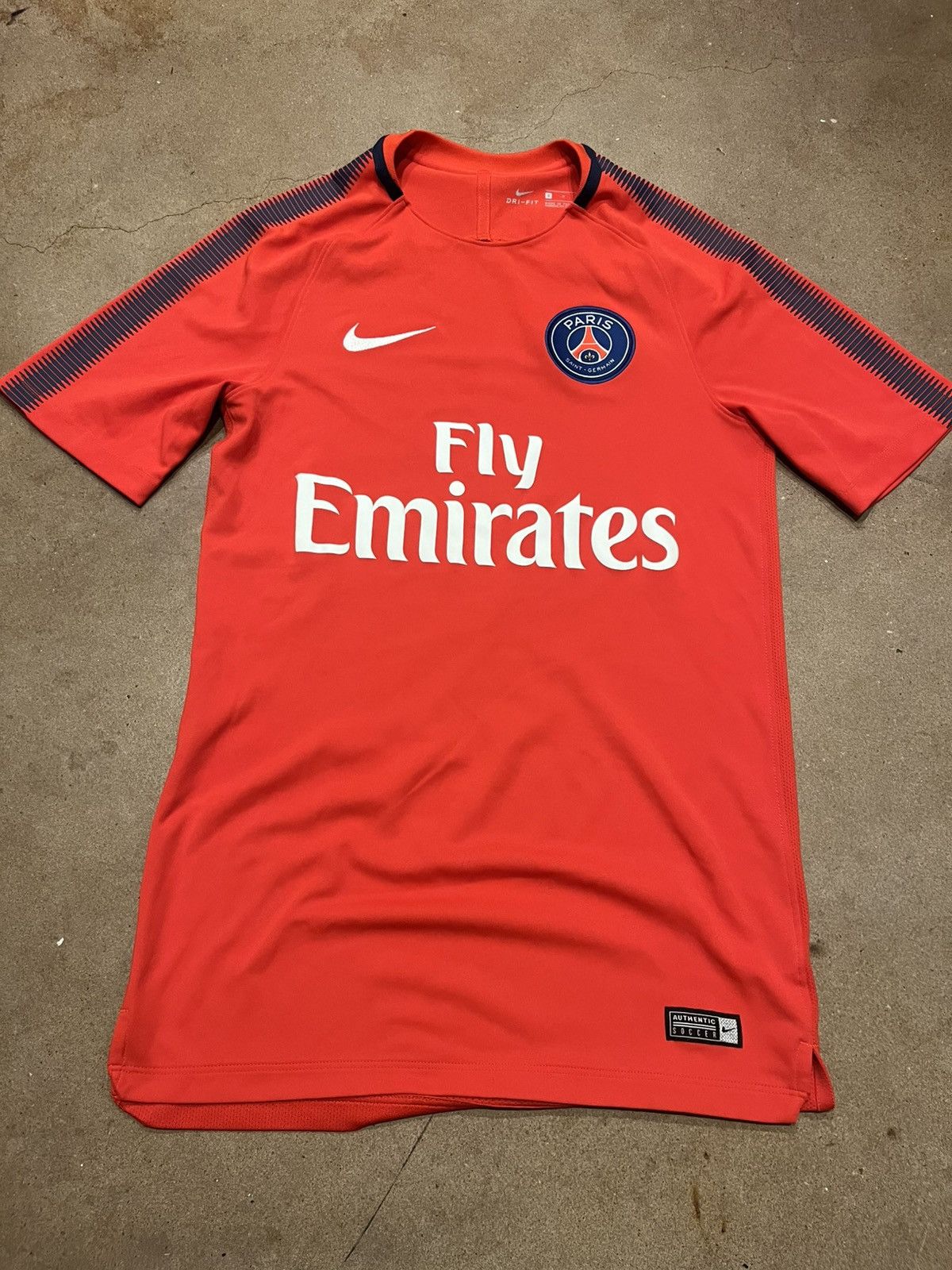 Nike Nike PSG 2017 training football soccer jersey small Size US S / EU 44-46 / 1 - 1 Thumbnail