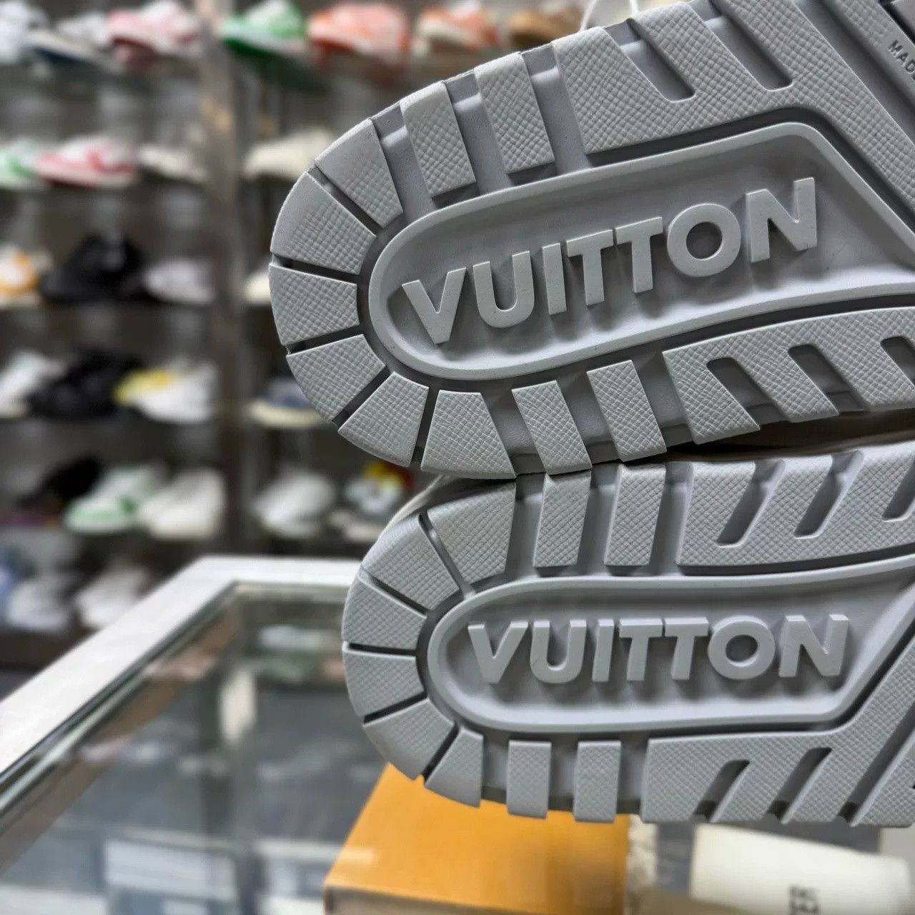 Louis Vuitton Louis Vuitton LV Trainer Maxi Size US 11.5 / EU 44-45 - 8 Thumbnail