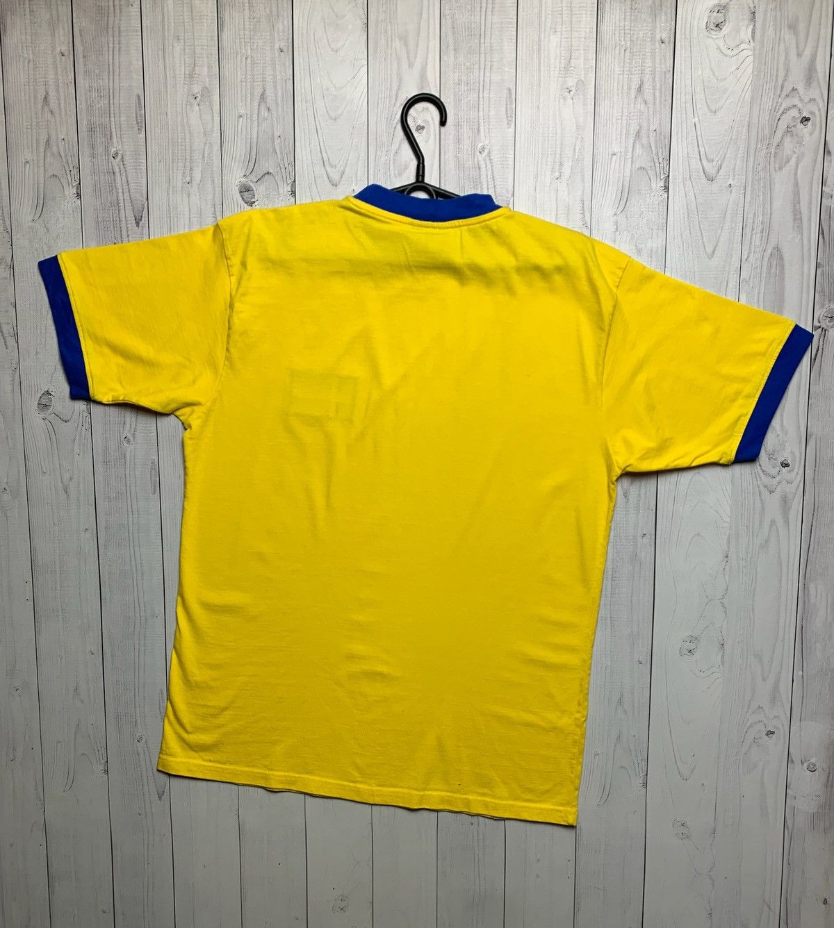 Vintage Vintage Soccer tee Sweden size L Philips rare logo yellow Size US L / EU 52-54 / 3 - 9 Thumbnail