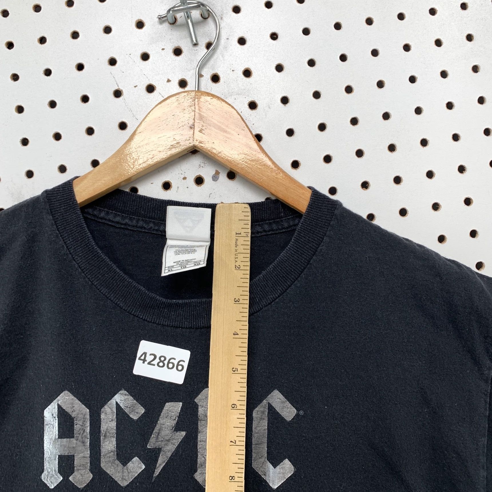 Vintage VINTAGE ACDC Back In Black Shirt Men XL Black Alstyle Music Tee Size US XL / EU 56 / 4 - 5 Thumbnail