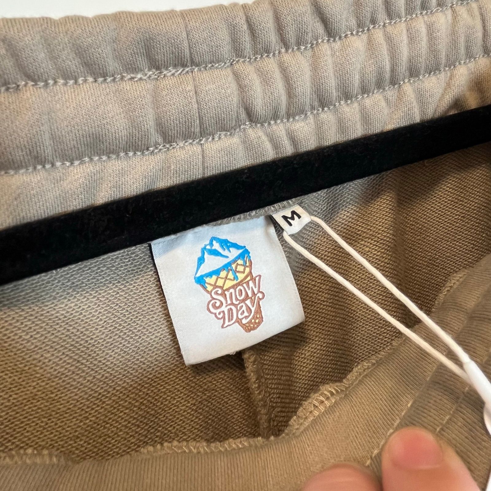 Snowday •NWT• Snowday Worldwide Tan Sweatpants • Mens Medium Size US 32 / EU 48 - 9 Thumbnail