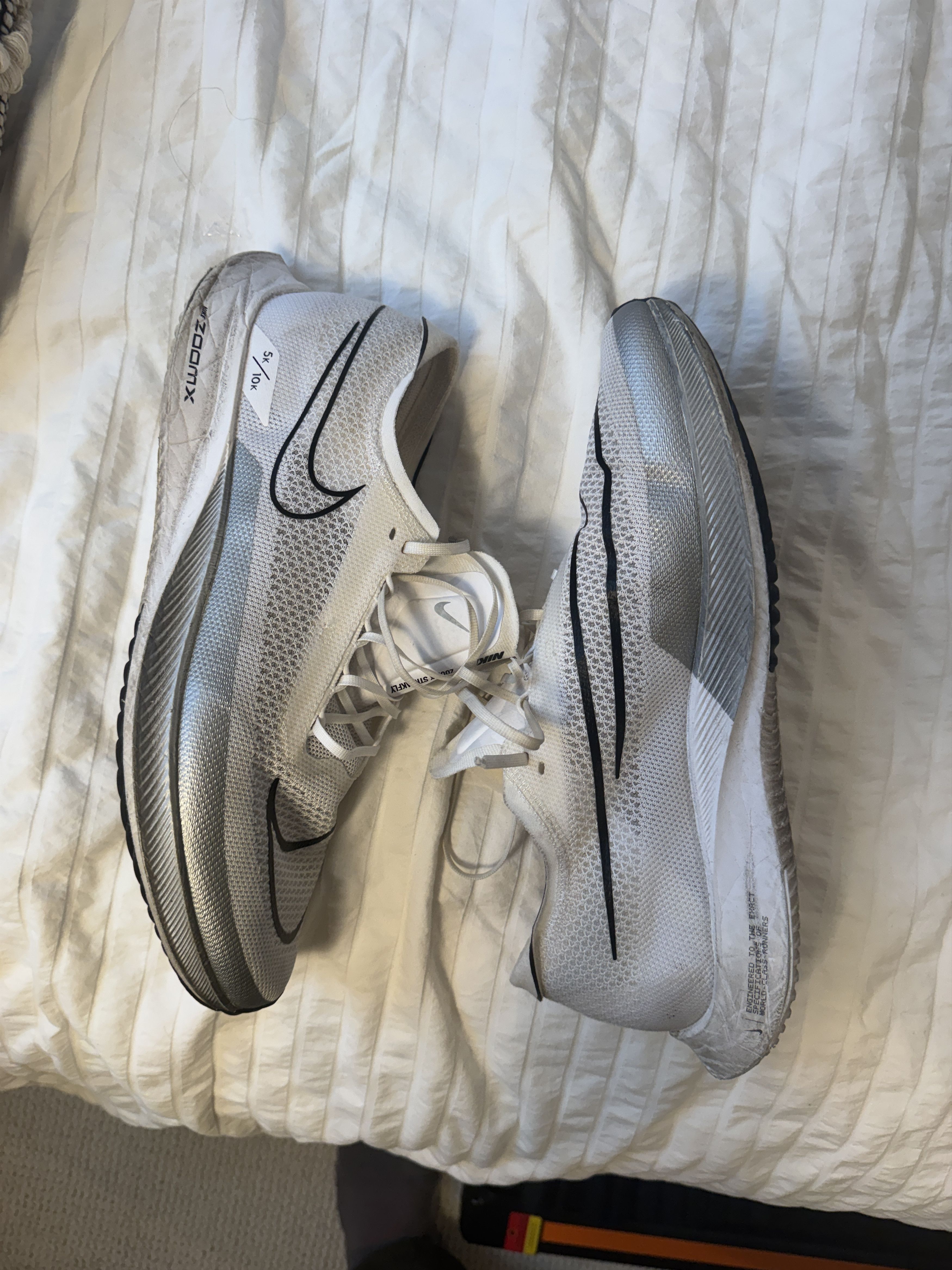 Nike Nike ZoomX Streakfly Premium in White, Metallic, Silver Size US 12 / EU 45 - 5 Thumbnail