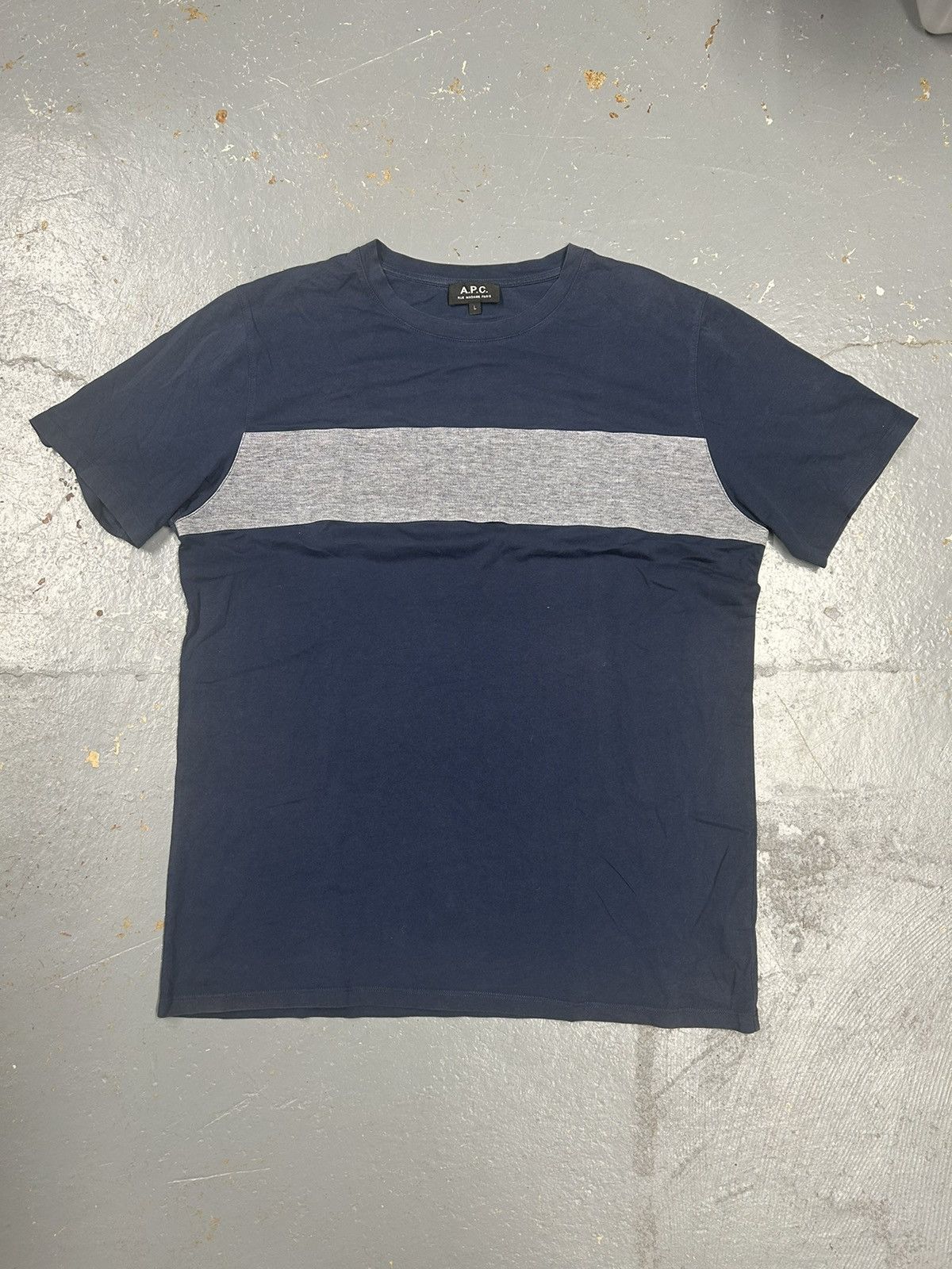 A.P.C. × Designer Crazy Vintage Y2K Essential Designer APC Navy Grey Tee Shirt Size US L / EU 52-54 / 3 - 1 Thumbnail