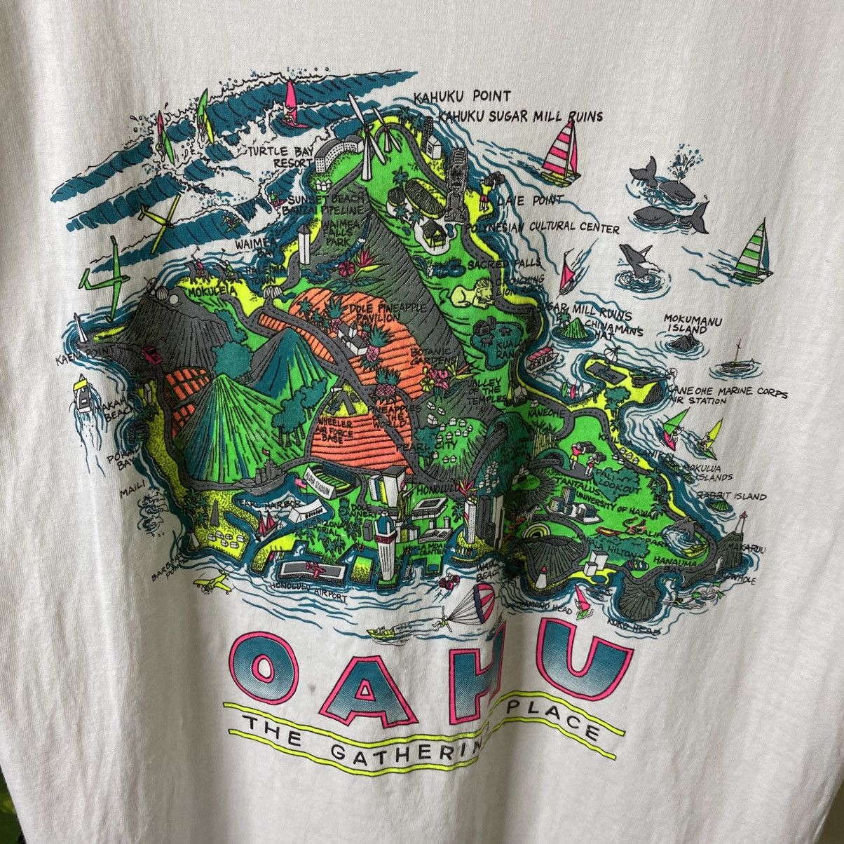 Vintage 1990s Oahu The Gathering Place T Shirt Made in USA Size US L / EU 52-54 / 3 - 2 Thumbnail