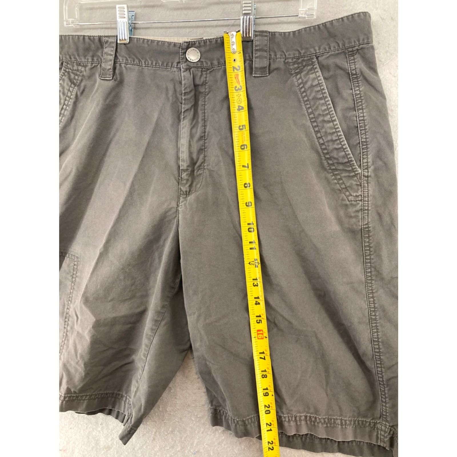 Vintage Columbia Mens Shorts 34 Gray Outdoor Cargo Pocket Shorts Size US 34 / EU 50 - 3 Thumbnail