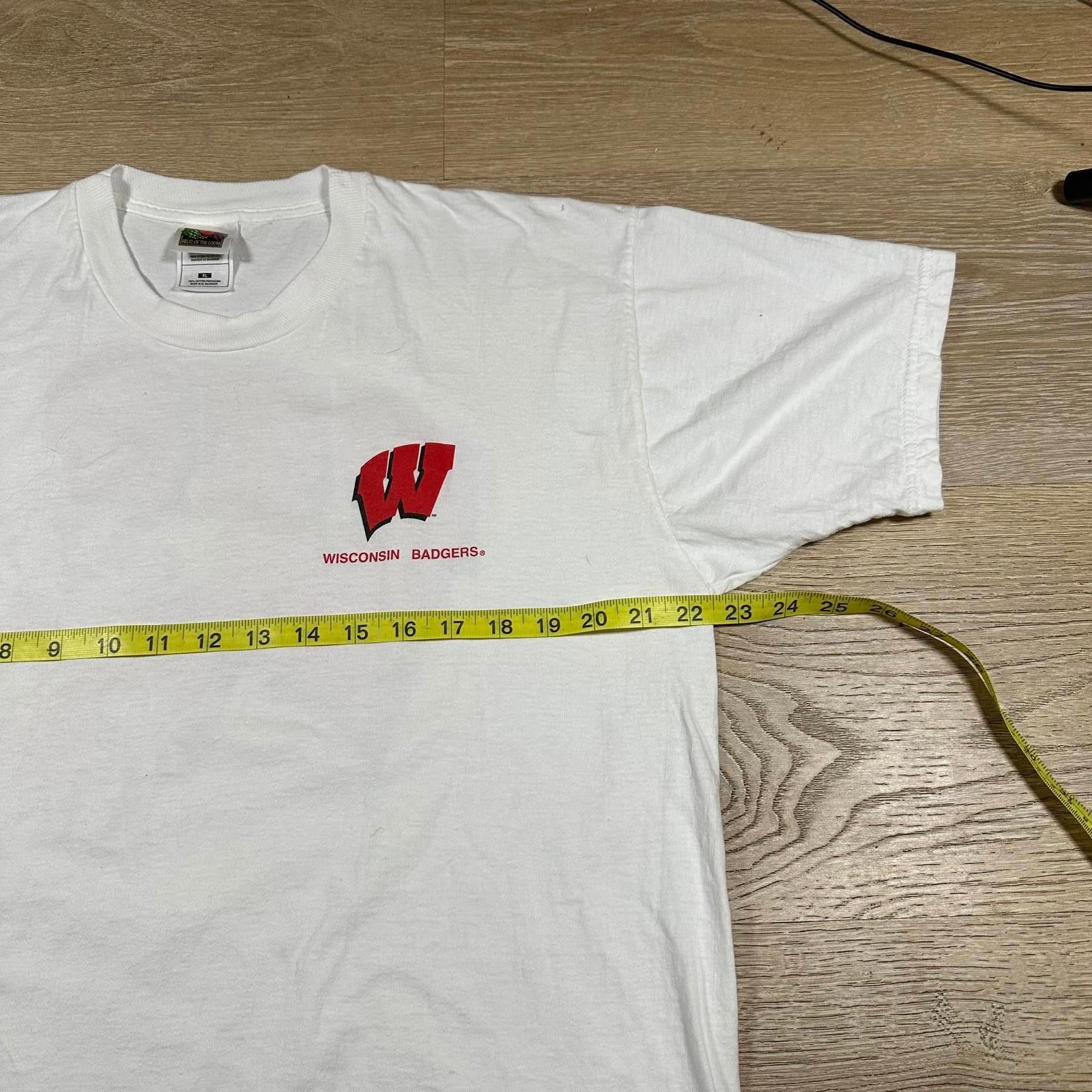 Fruit Of The Loom Fruit of the Loom Mens T-Shirt Large White Wisconsin Badgers Size US XL / EU 56 / 4 - 5 Thumbnail