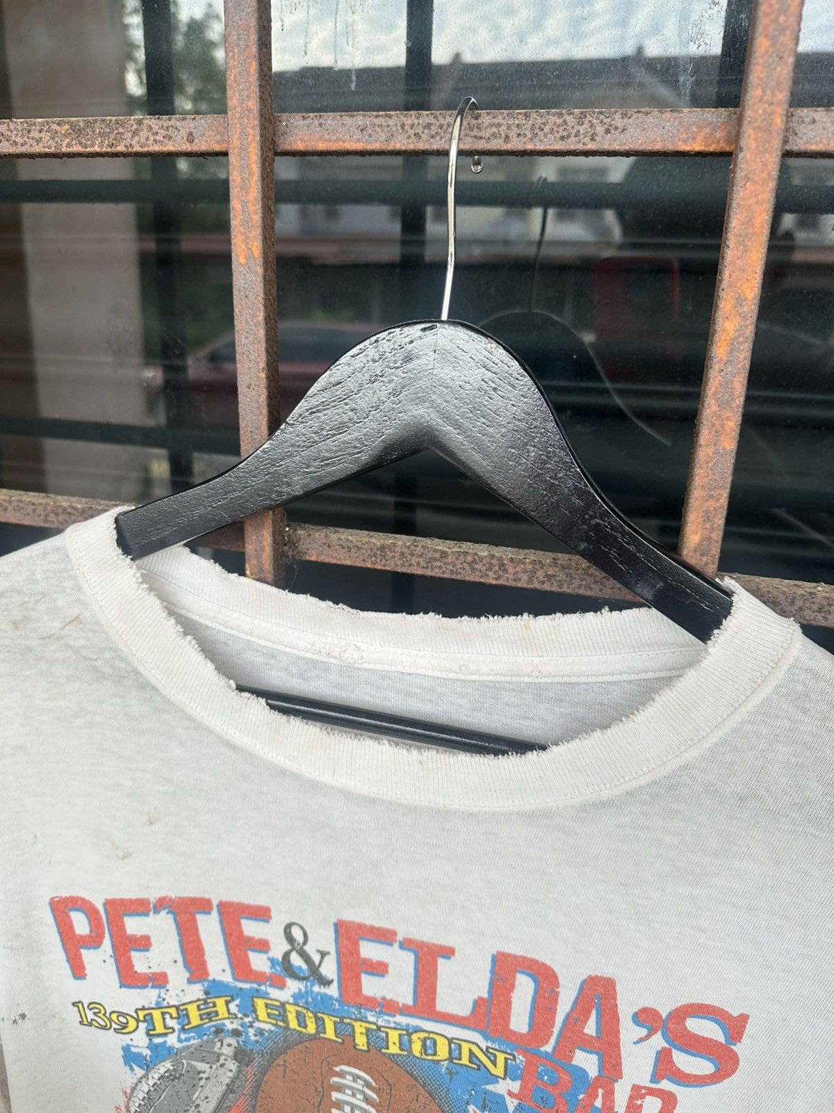 Vintage Bar tee Sun Faded Thrashed Distressed ERD Grunge Boxy Size US XL / EU 56 / 4 - 5 Thumbnail